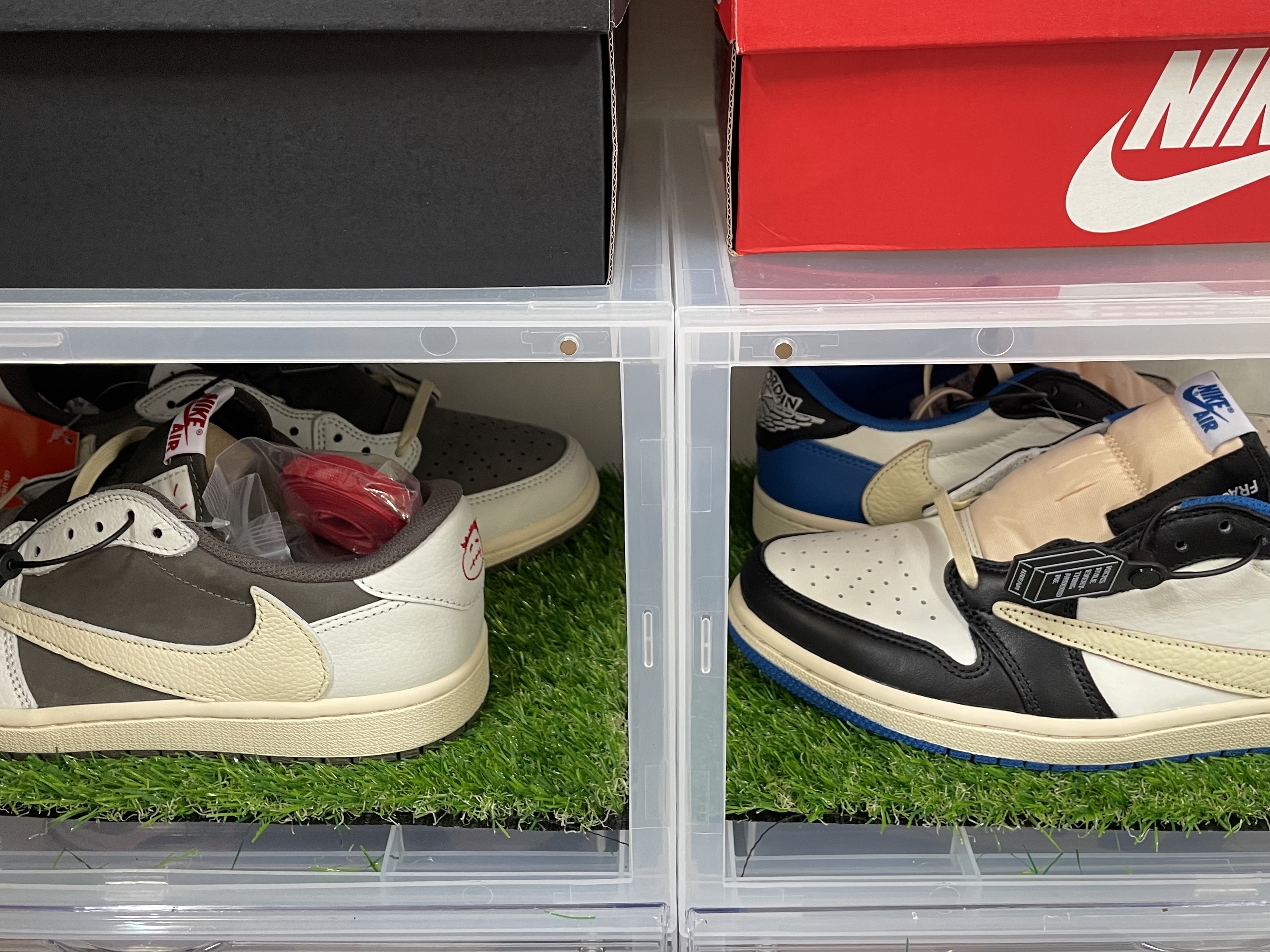 Jordan 1 x Travis Scott Retro Low OG SP Sail and Ridgerock, Jordan 1 x Travis Scott x Fragment Retro Low OG SP Military Blue 착용 스타일