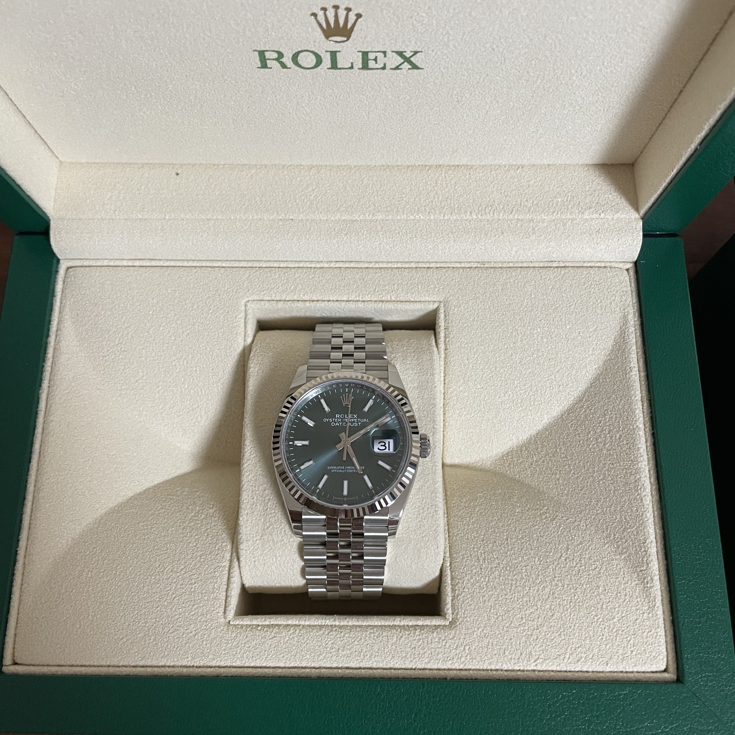 Rolex Datejust 36mm 126234 Mint Green Jubilee 착용 스타일