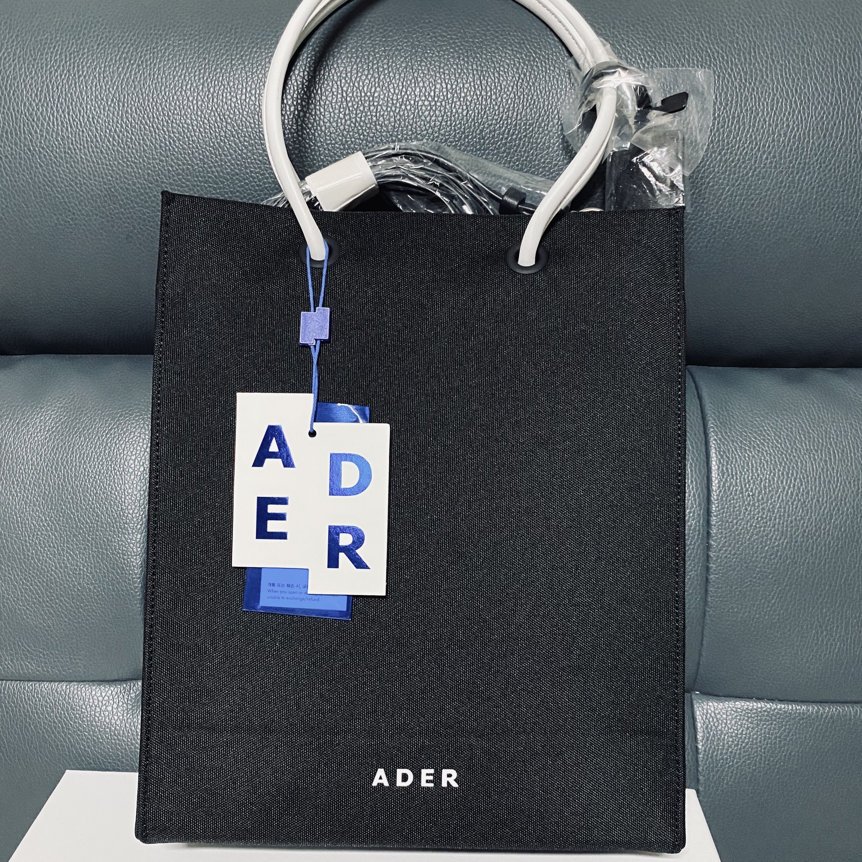 Ader Error Shopper Bag Noir 착용 스타일