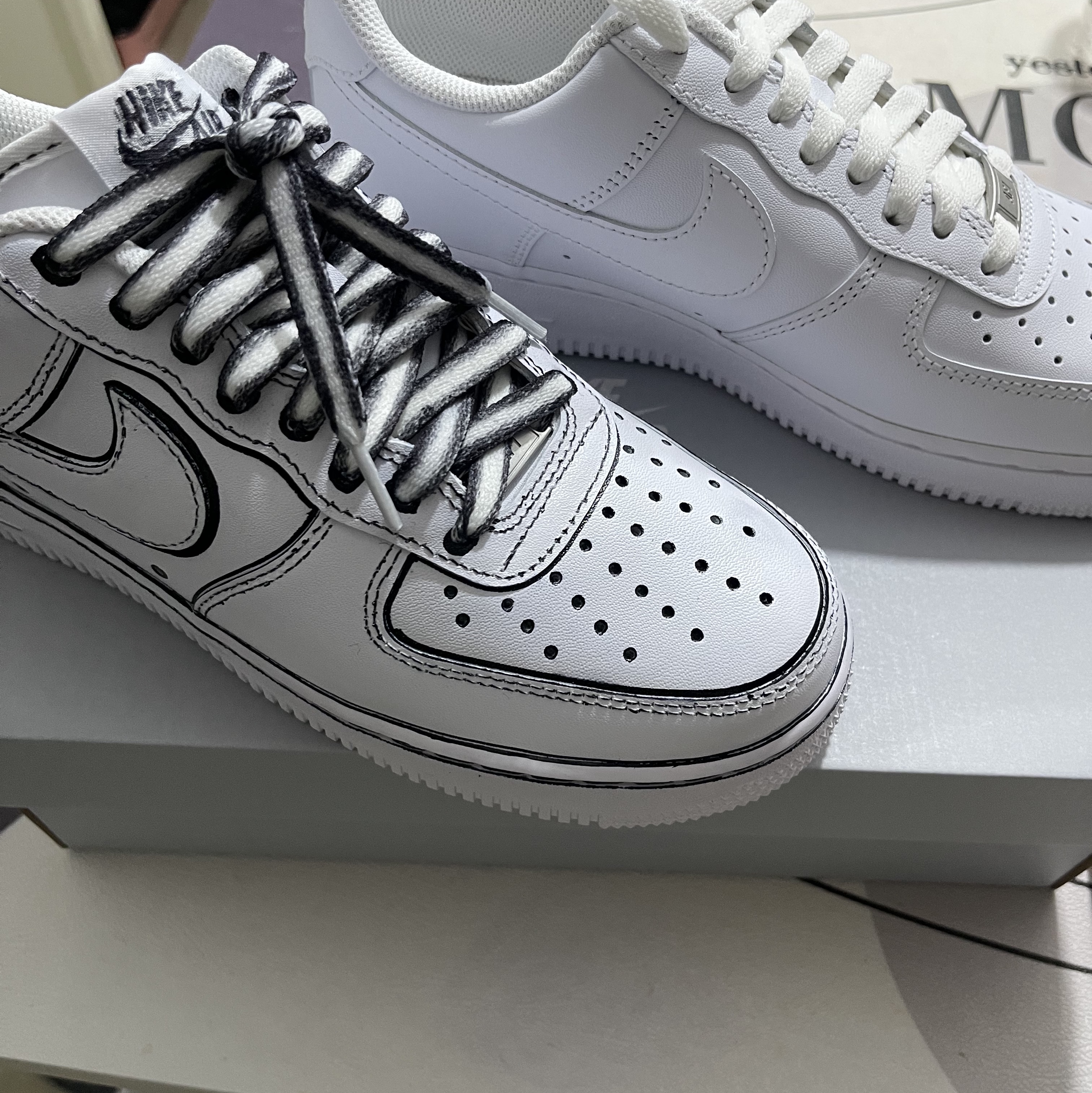 Jordan 1 Retro High OG Light Fusion Red, Nike Air Force 1 '07 Low White 착용 스타일 - 2