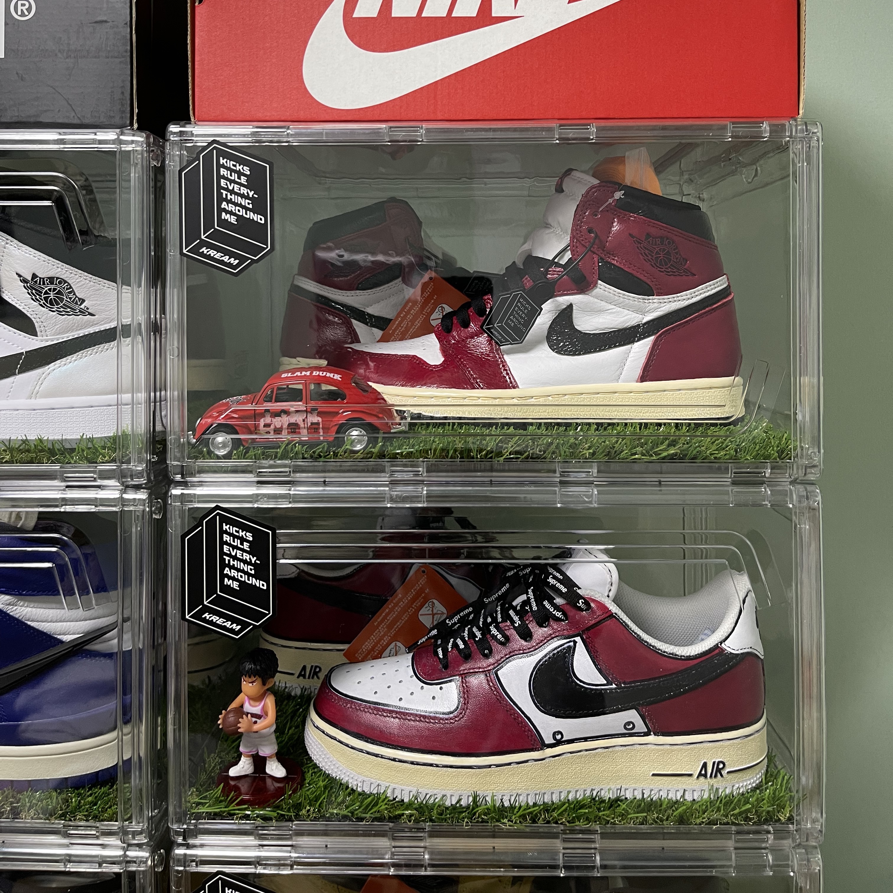 Jordan 1 Retro High OG Light Fusion Red, Nike Air Force 1 '07 Low White 착용 스타일 - 1