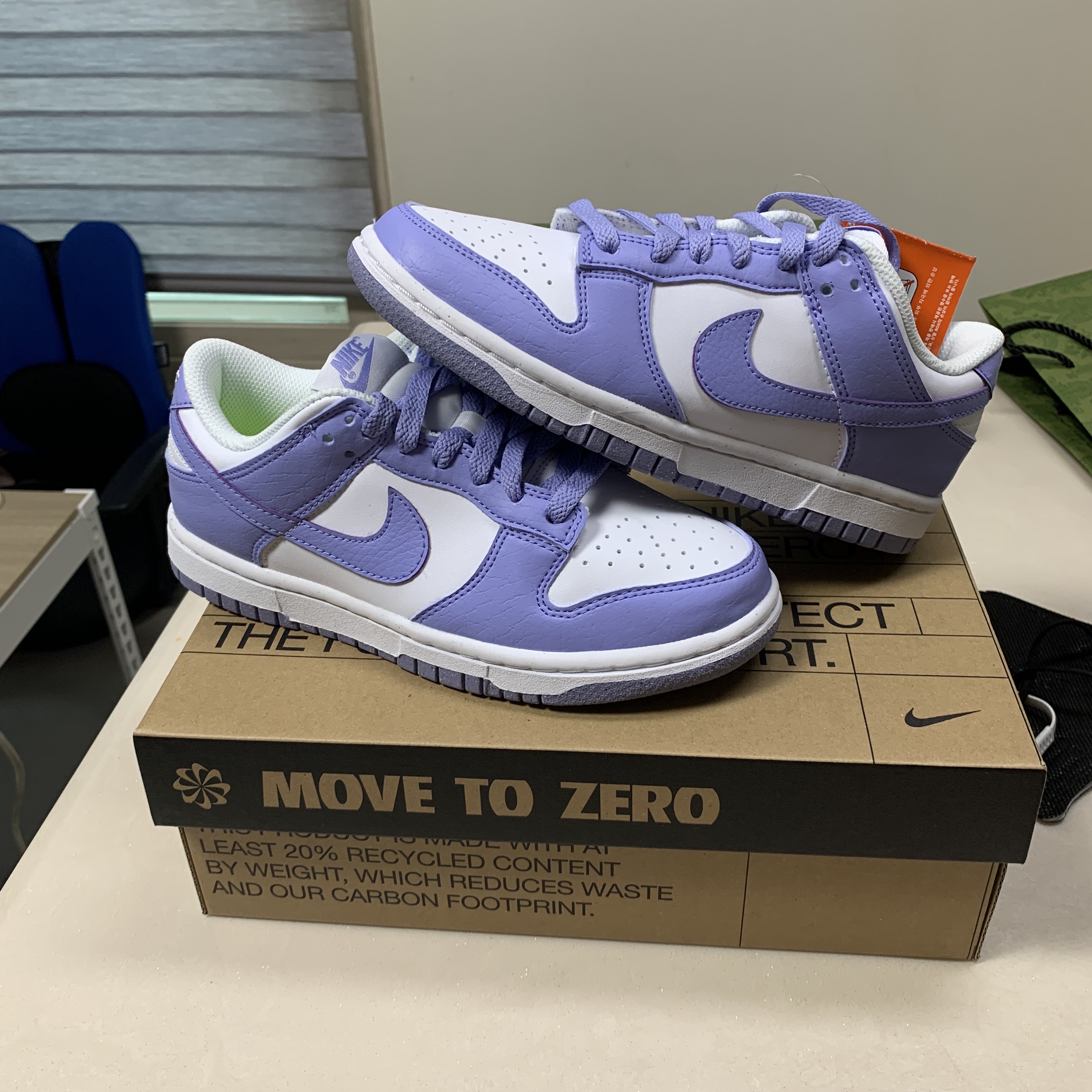 (W) Nike Dunk Low Next Nature Lilac 착용 스타일 - 1