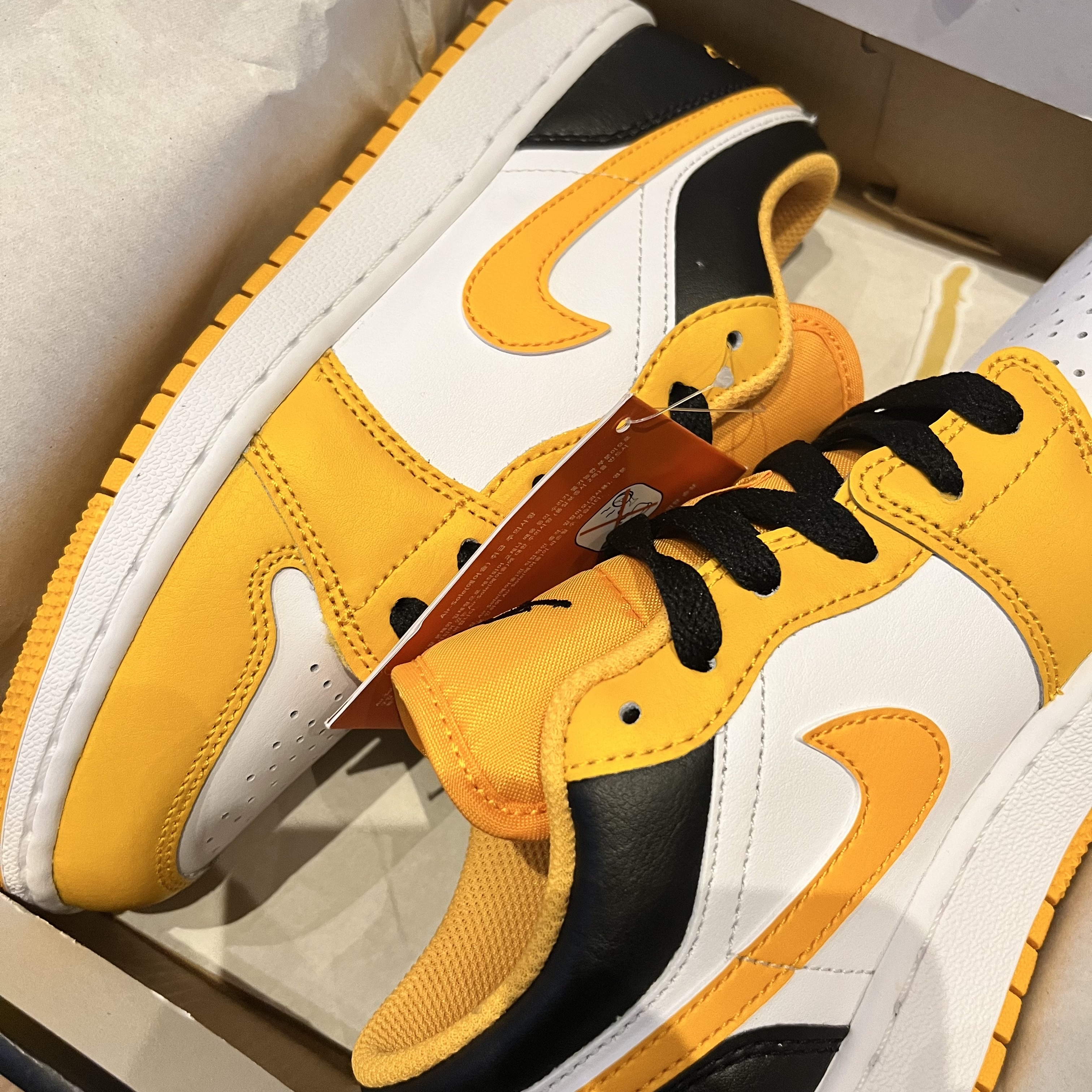 Jordan 1 Low Taxi 착용 스타일 - 1