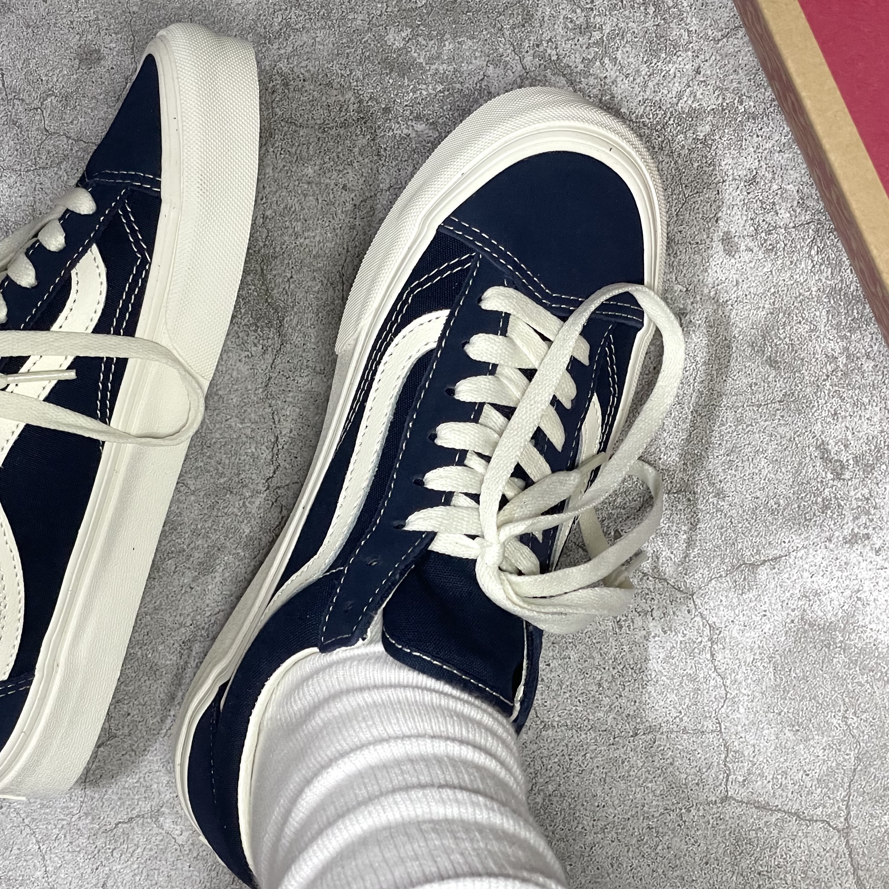 Vans Style 36 Suede Dress Blues 착용 스타일 - 1