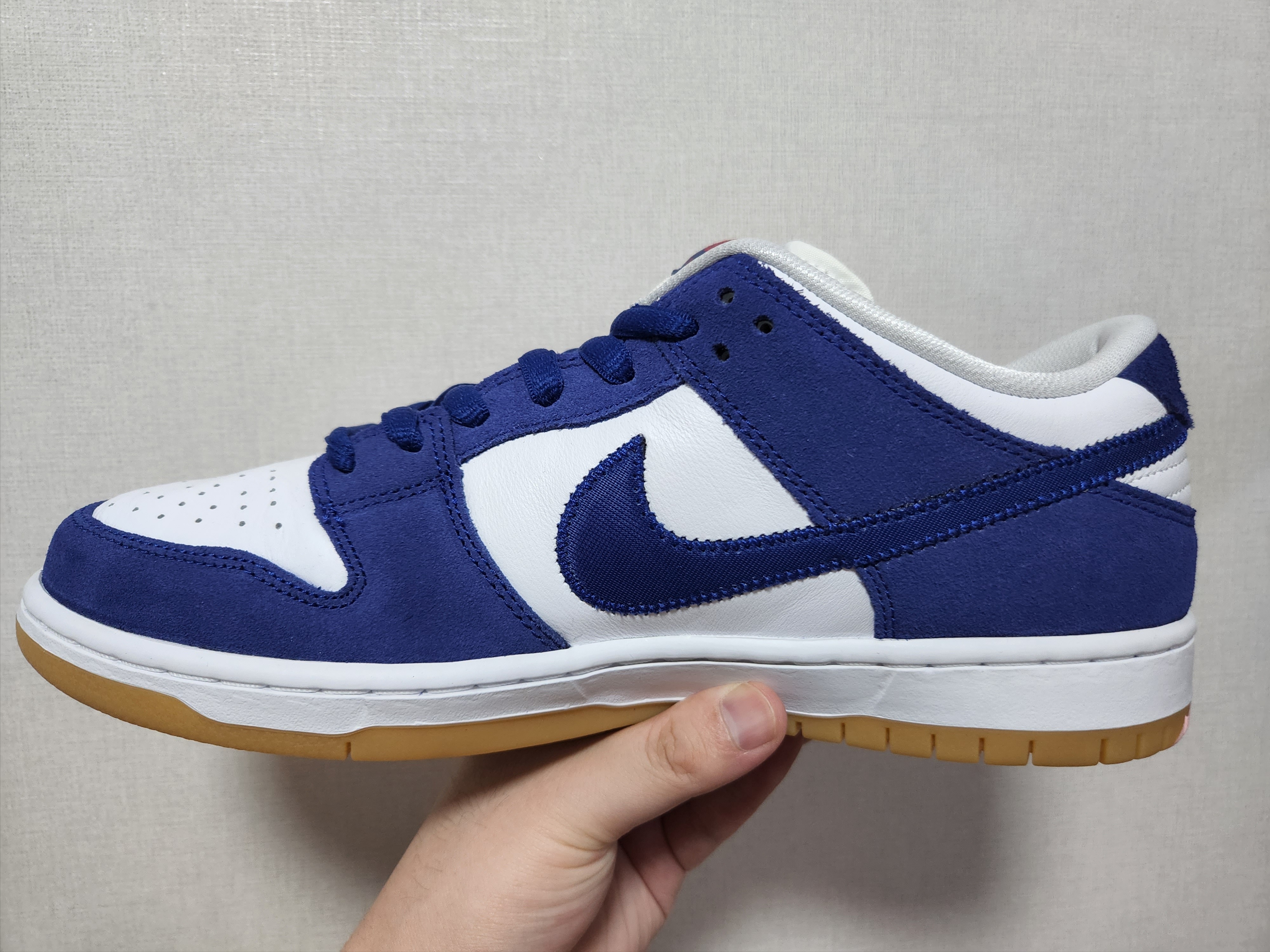 Nike SB Dunk Low Pro Premium Deep Royal Blue 착용 스타일 - 2