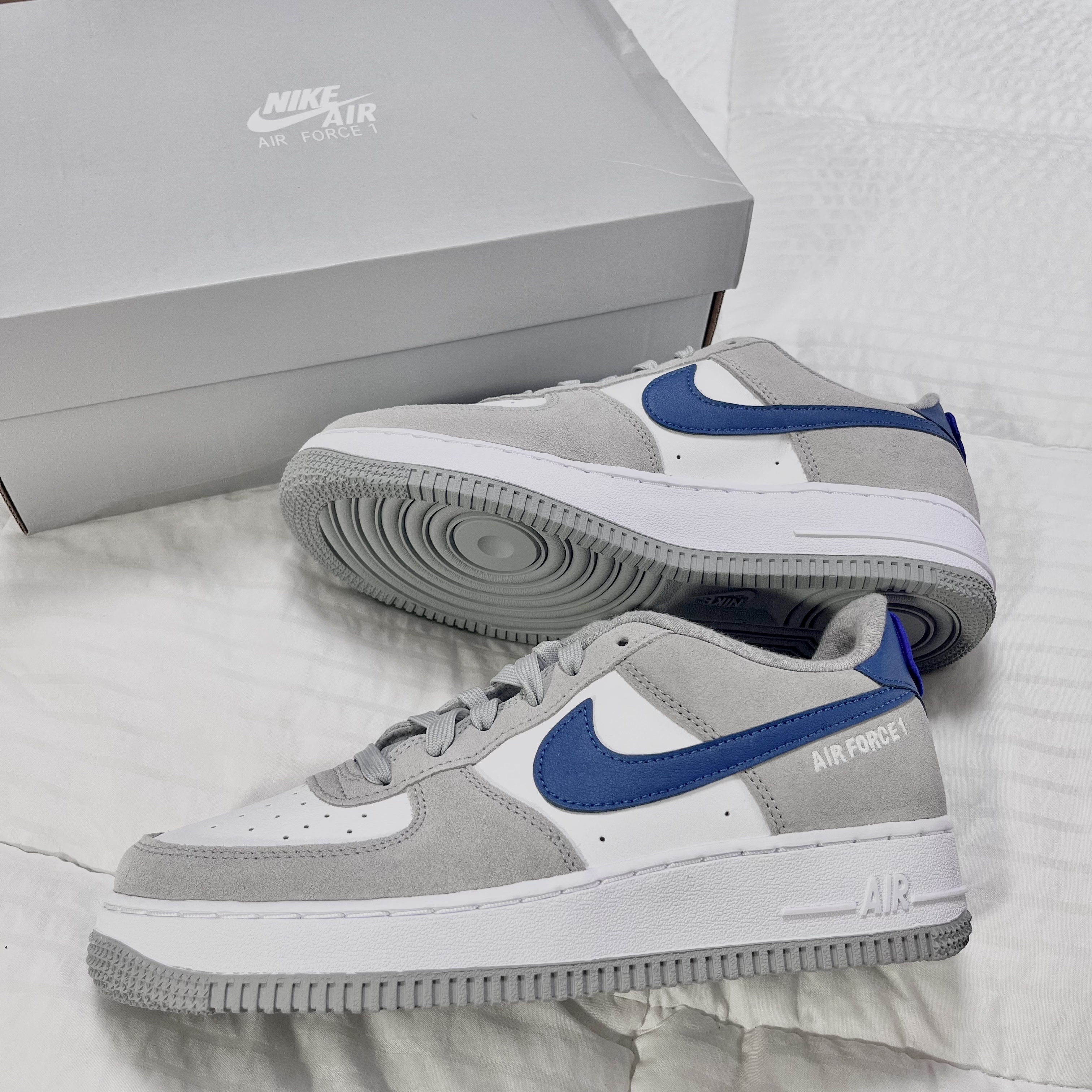 (GS) Nike Air Force 1 LV8 Athletic Club Light Smoke Grey Marina, Vivienne Westwood Mayfair Bas Relief Pendant Silver 착용 스타일 - 2