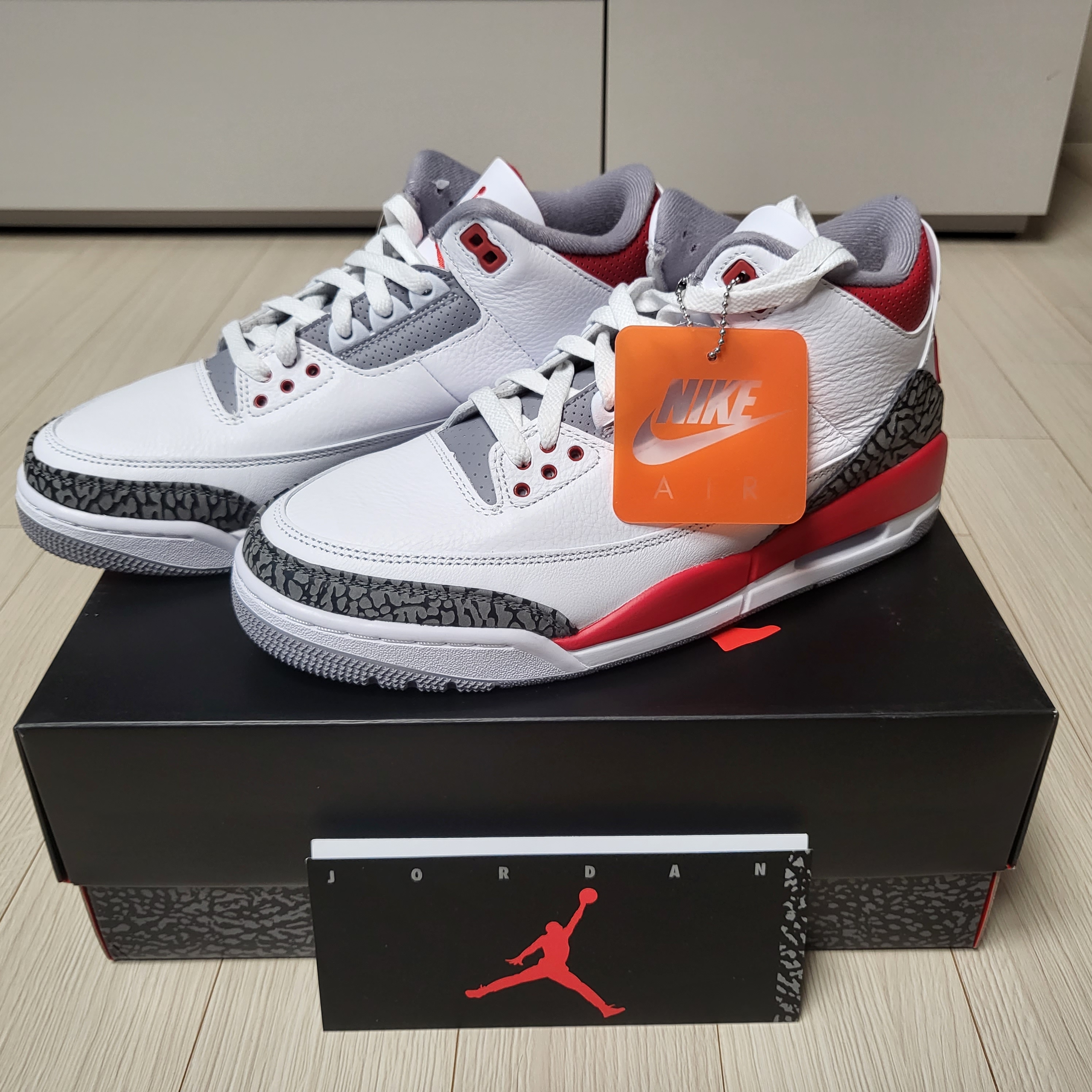 Jordan 3 Retro Fire Red 2022 착용 스타일 - 1