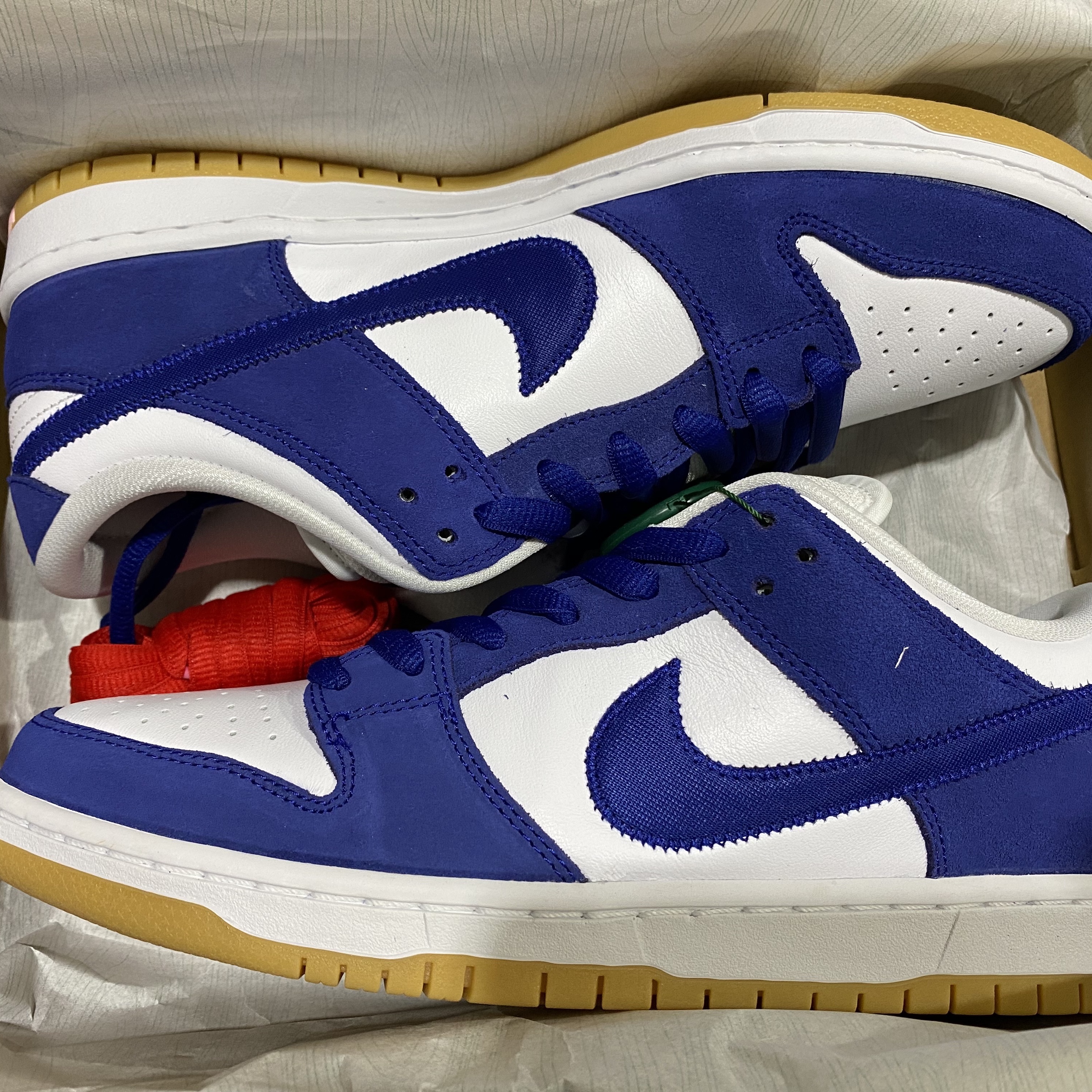 Nike SB Dunk Low Pro Premium Deep Royal Blue 착용 스타일 - 2