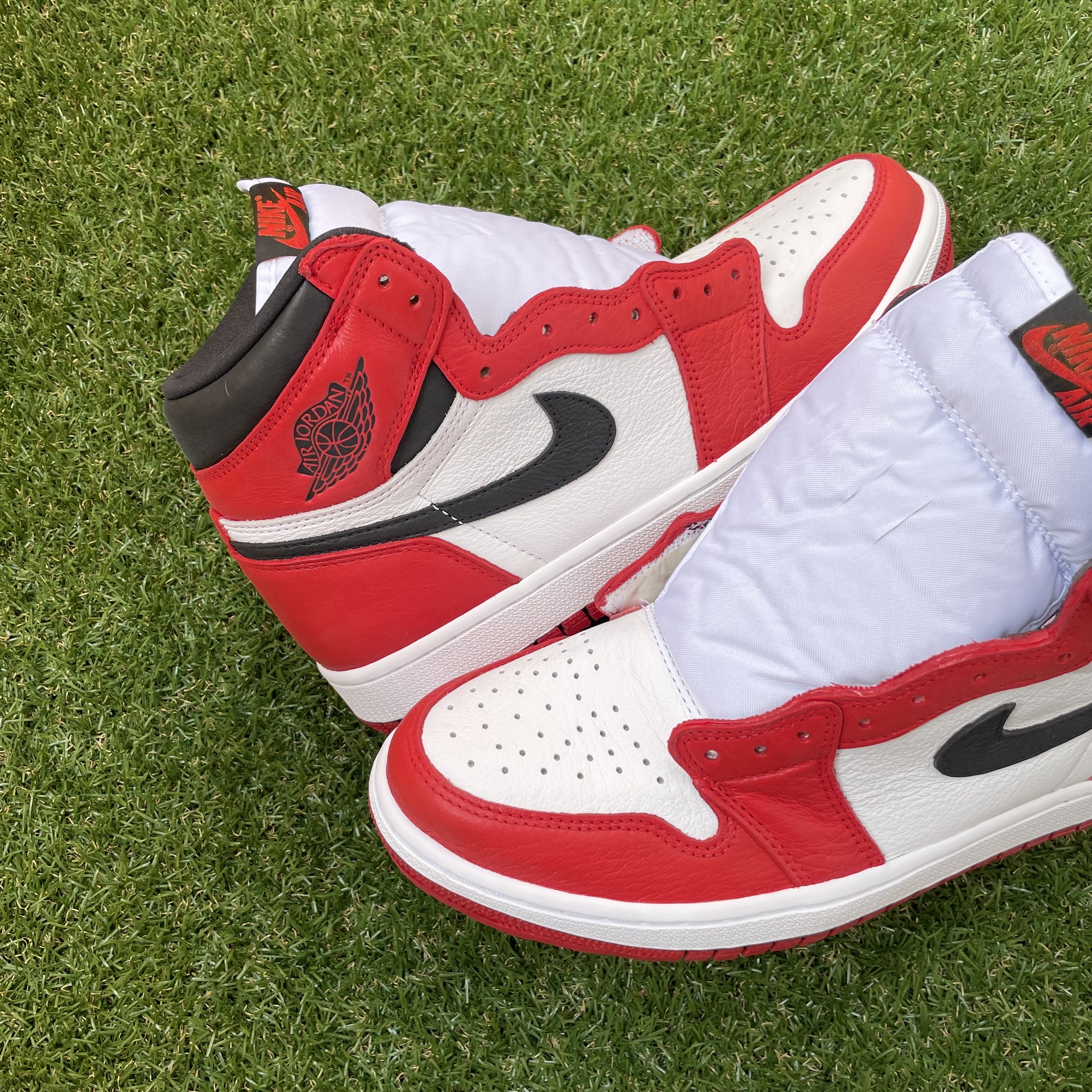 Jordan 1 Retro High OG Light Fusion Red 착용 스타일 - 2