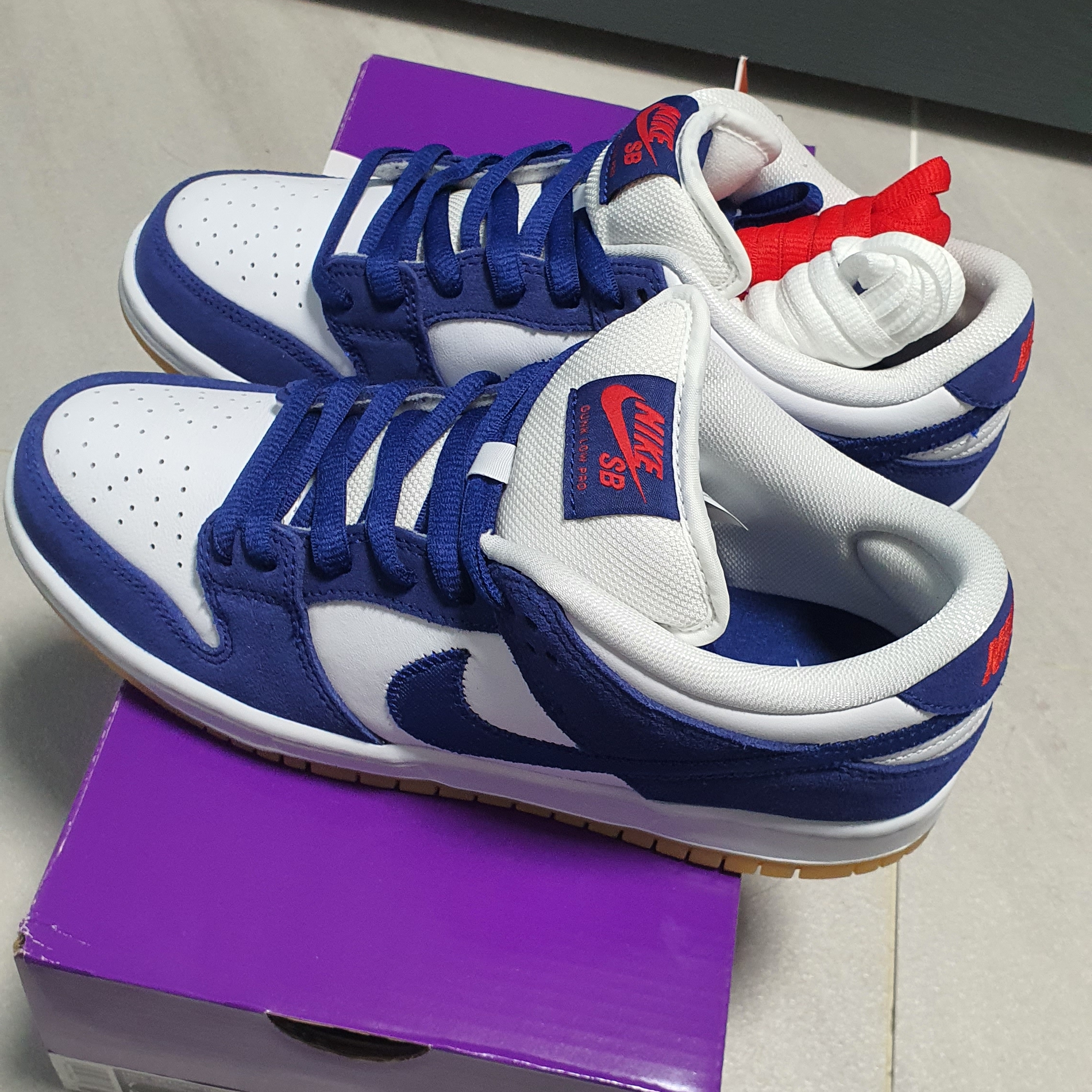 Nike SB Dunk Low Pro Premium Deep Royal Blue 착용 스타일 - 2