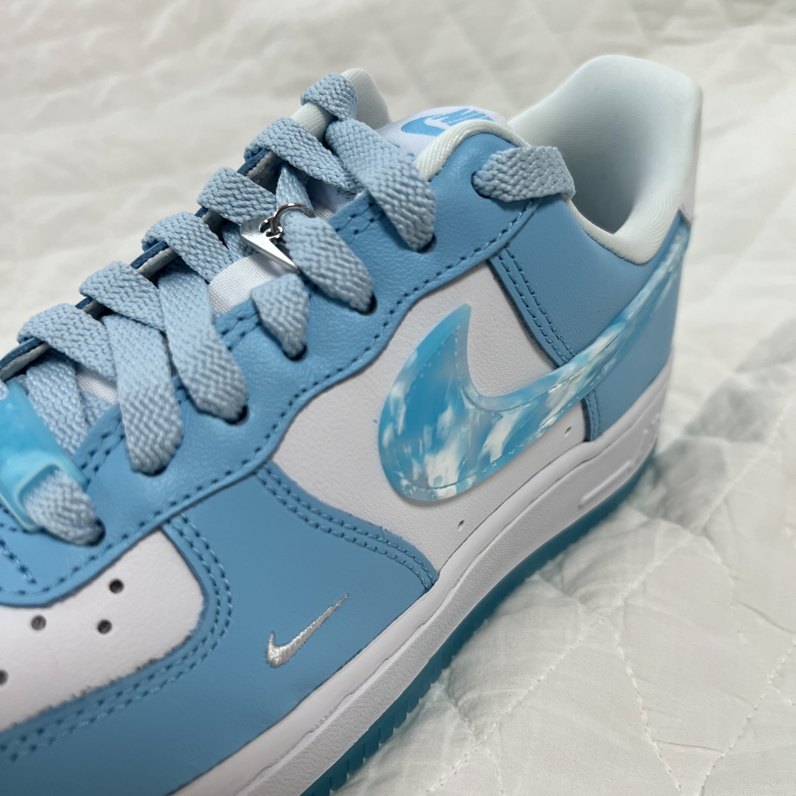 (W) Nike Air Force 1 '07 LX Celestine Blue 착용 스타일 - 3