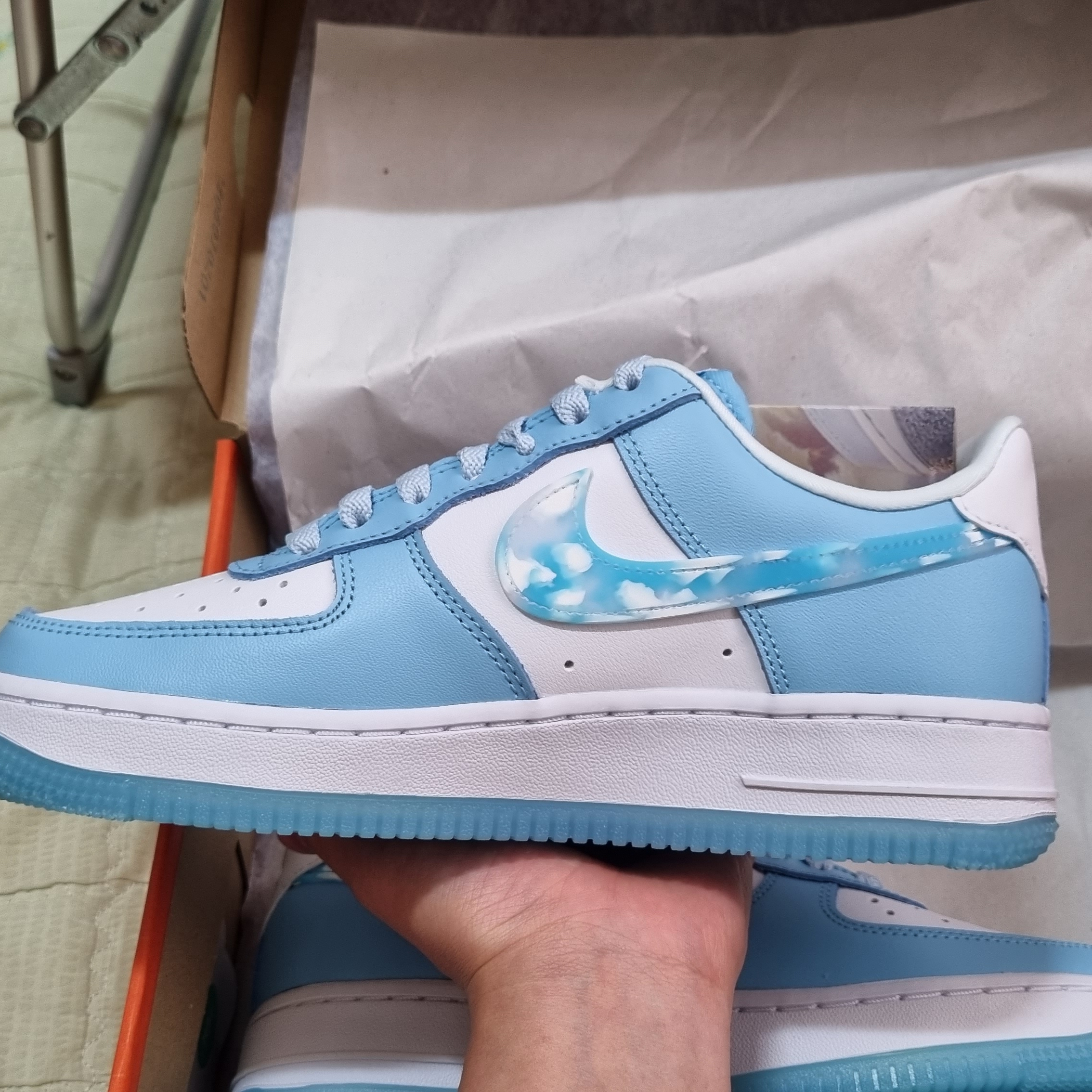 (W) Nike Air Force 1 '07 LX Celestine Blue 착용 스타일 - 4
