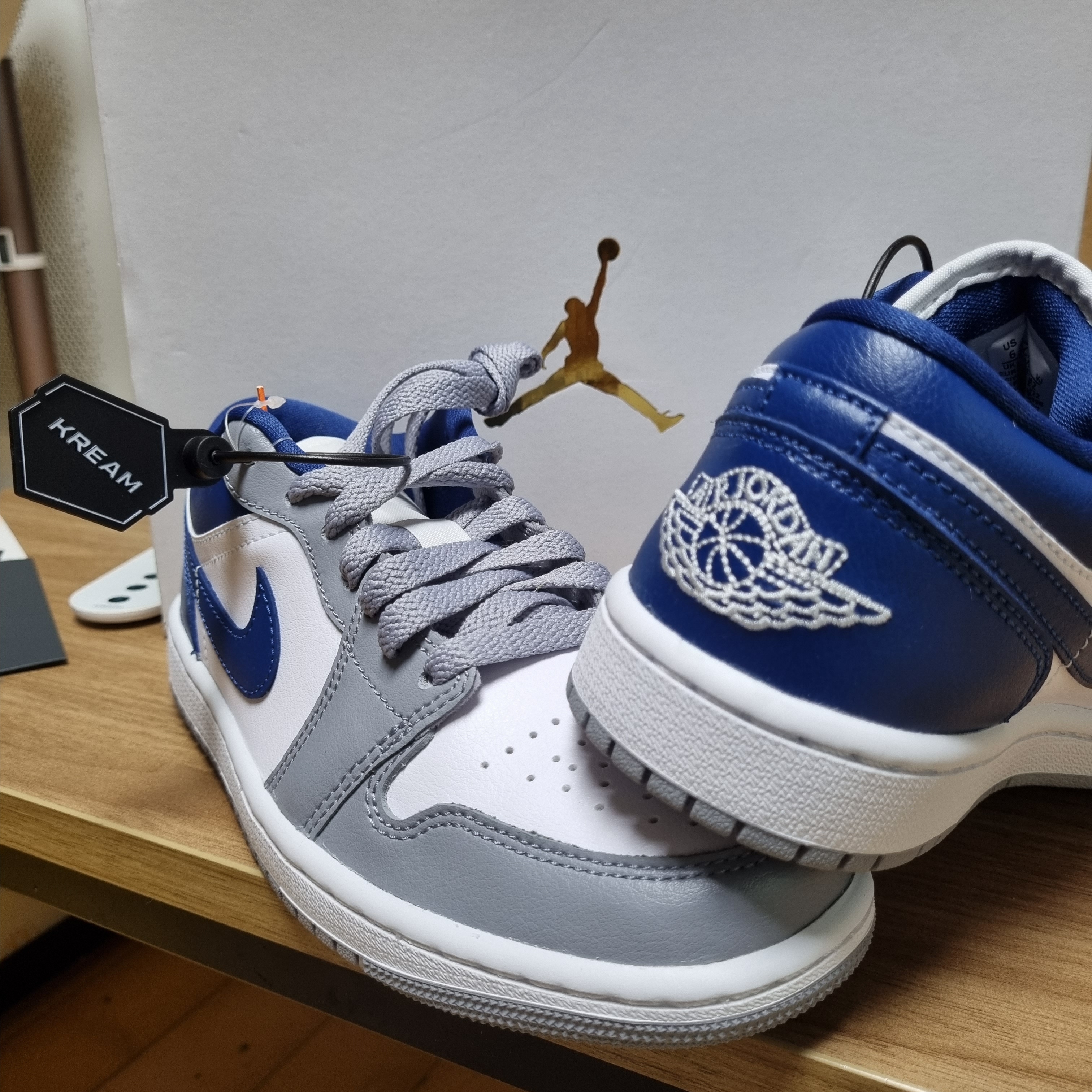 (W) Jordan 1 Low White Grey Blue 착용 스타일 - 1