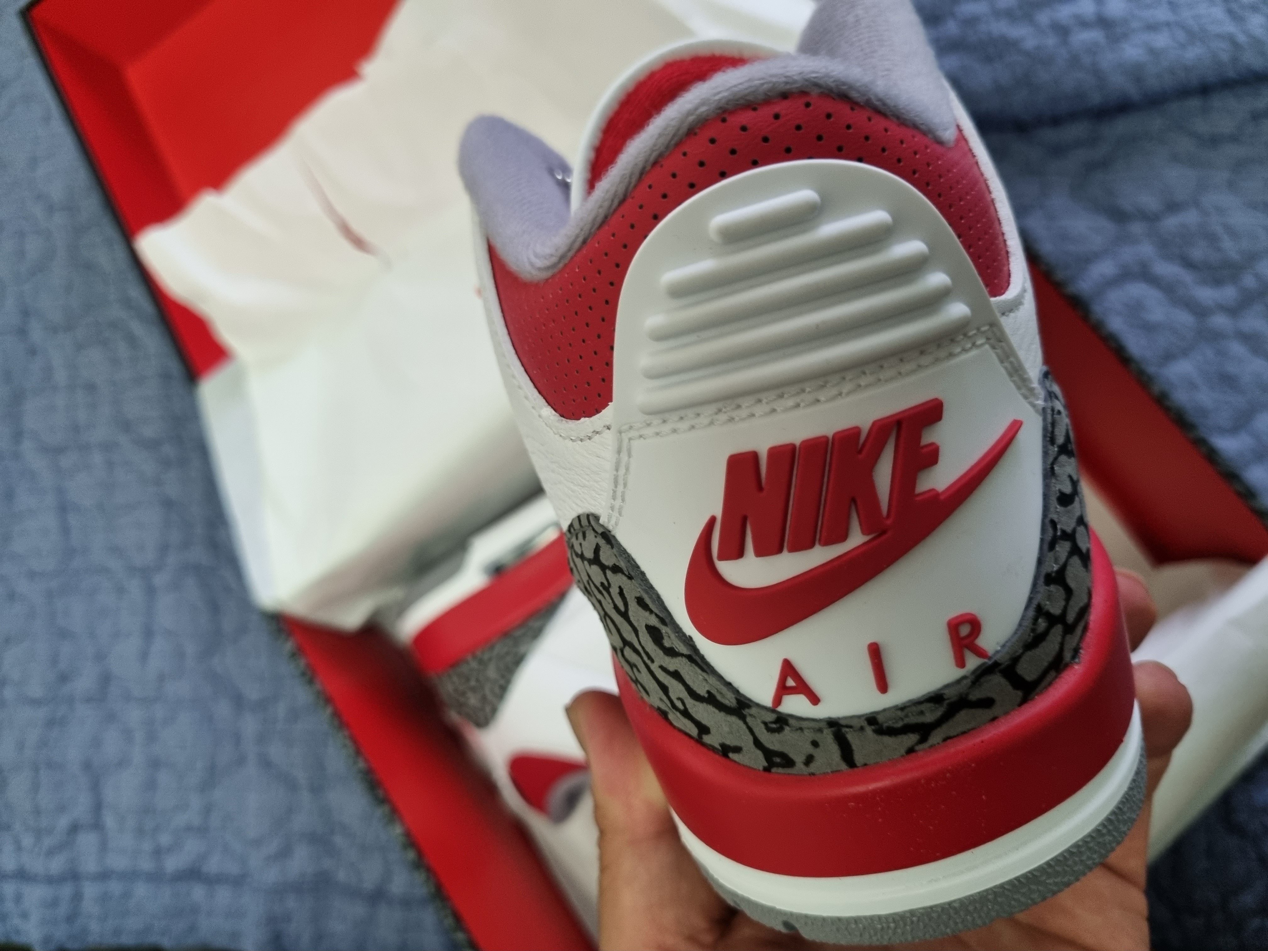 Jordan 3 Retro Fire Red 2022 착용 스타일 - 1