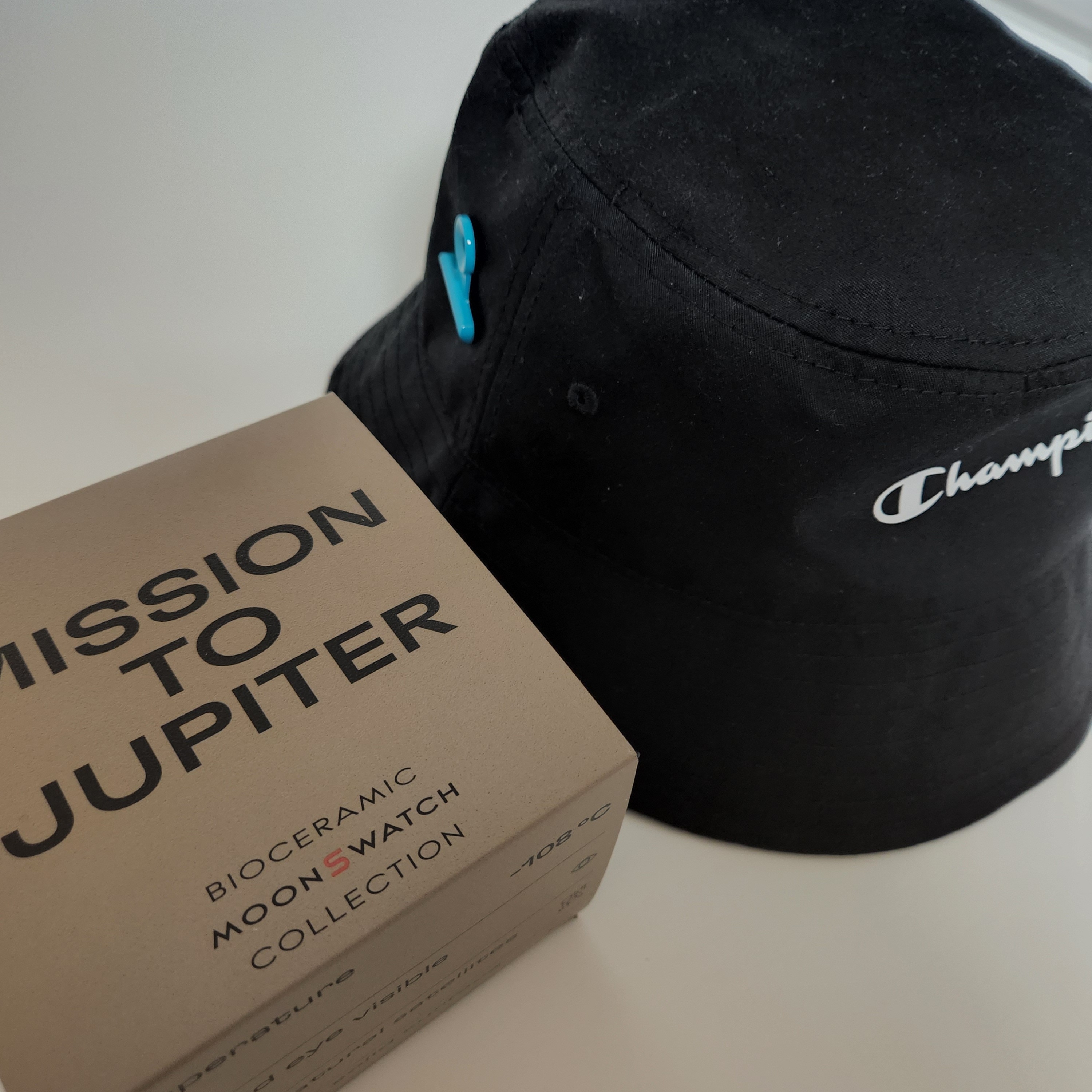 Peaceminusone Bulldog Clip Pin Set #1 Mint, Swatch x Omega Bioceramic MoonSwatch Mission To Jupiter 착용 스타일 - 1