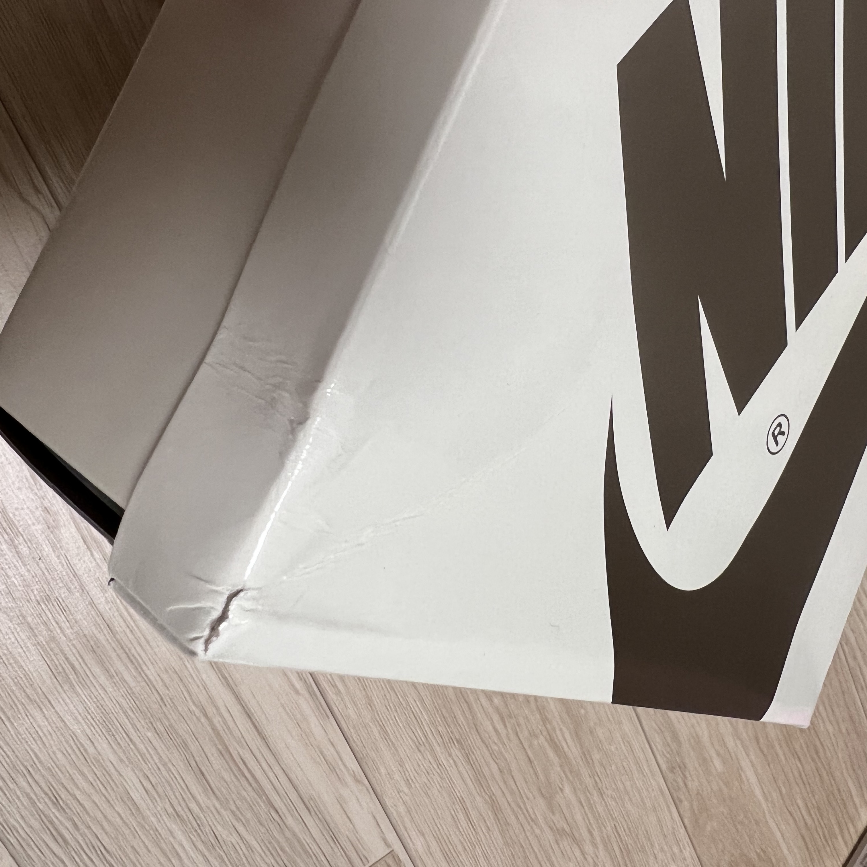 Jordan 1 x Travis Scott Retro Low OG SP Sail and Ridgerock 착용 스타일 - 4