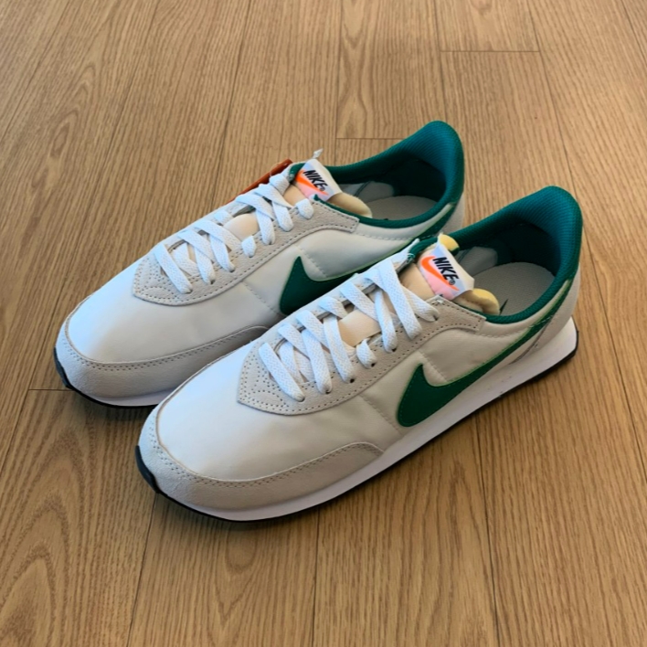 Nike Waffle Trainer 2 Phantom Malachite 착용 스타일