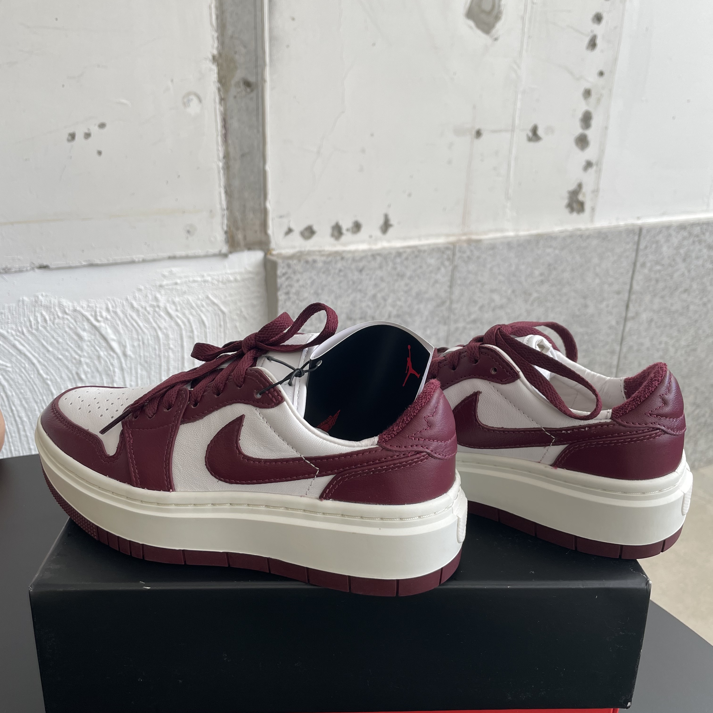 (W) Jordan 1 Elevate Low Dark Beetroot 착용 스타일 - 2