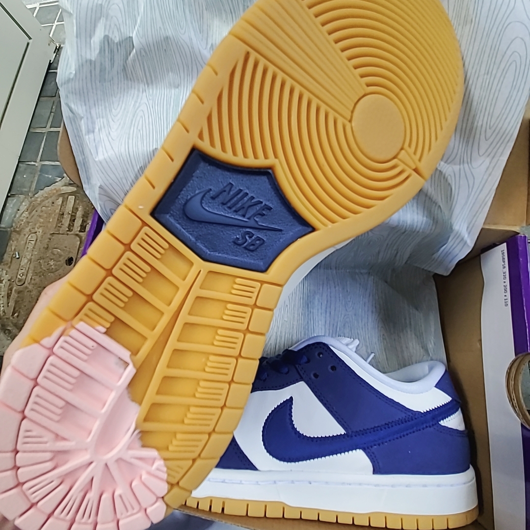 Nike SB Dunk Low Pro Premium Deep Royal Blue 착용 스타일 - 3