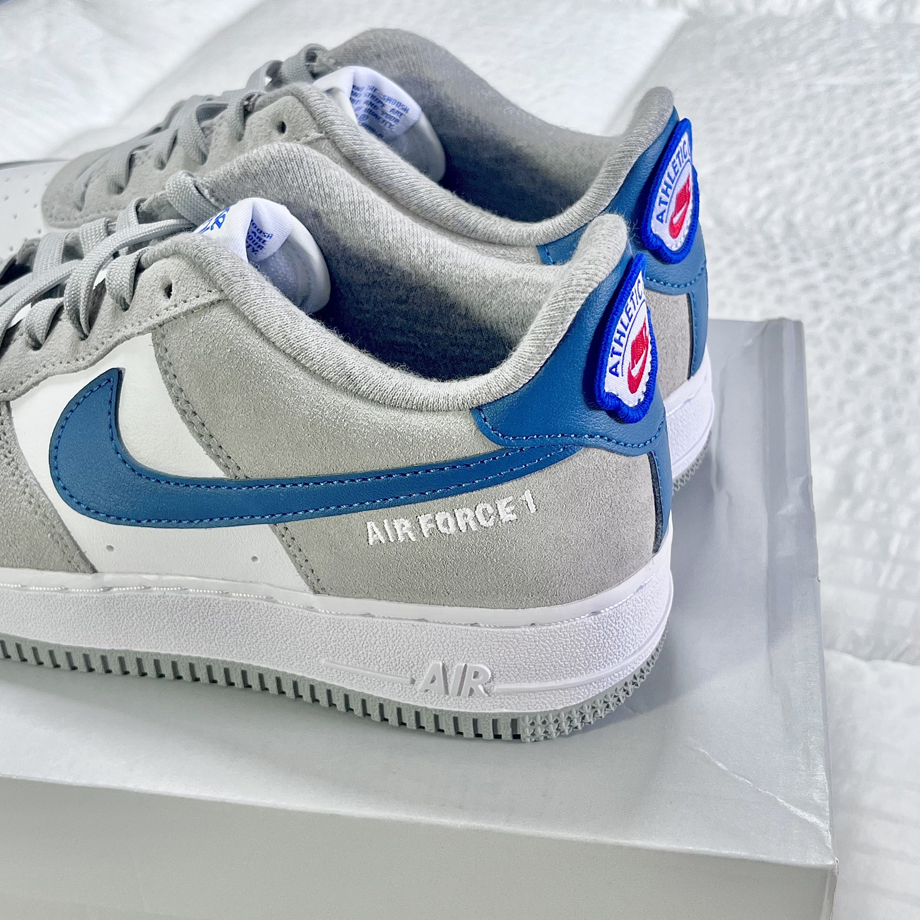 (GS) Nike Air Force 1 LV8 Athletic Club Light Smoke Grey Marina, Vivienne Westwood Mayfair Bas Relief Pendant Silver 착용 스타일 - 4