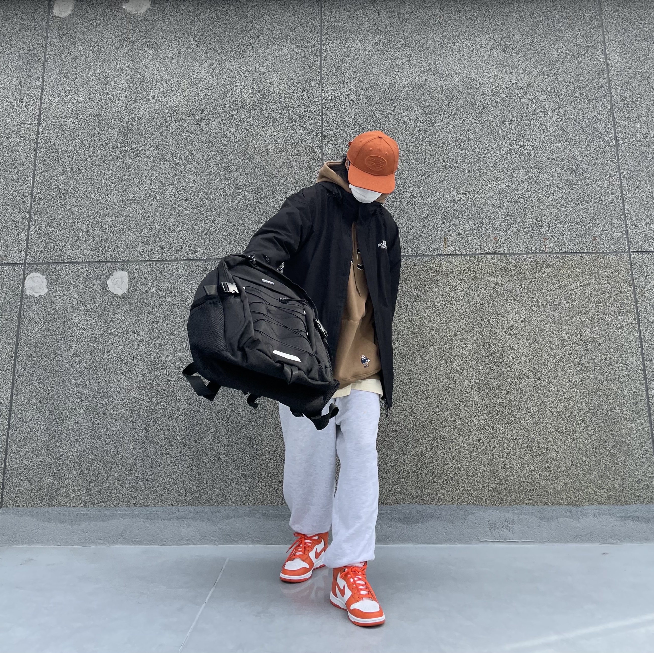 Nike Dunk High Retro Orange Blaze 착용 스타일 - 2