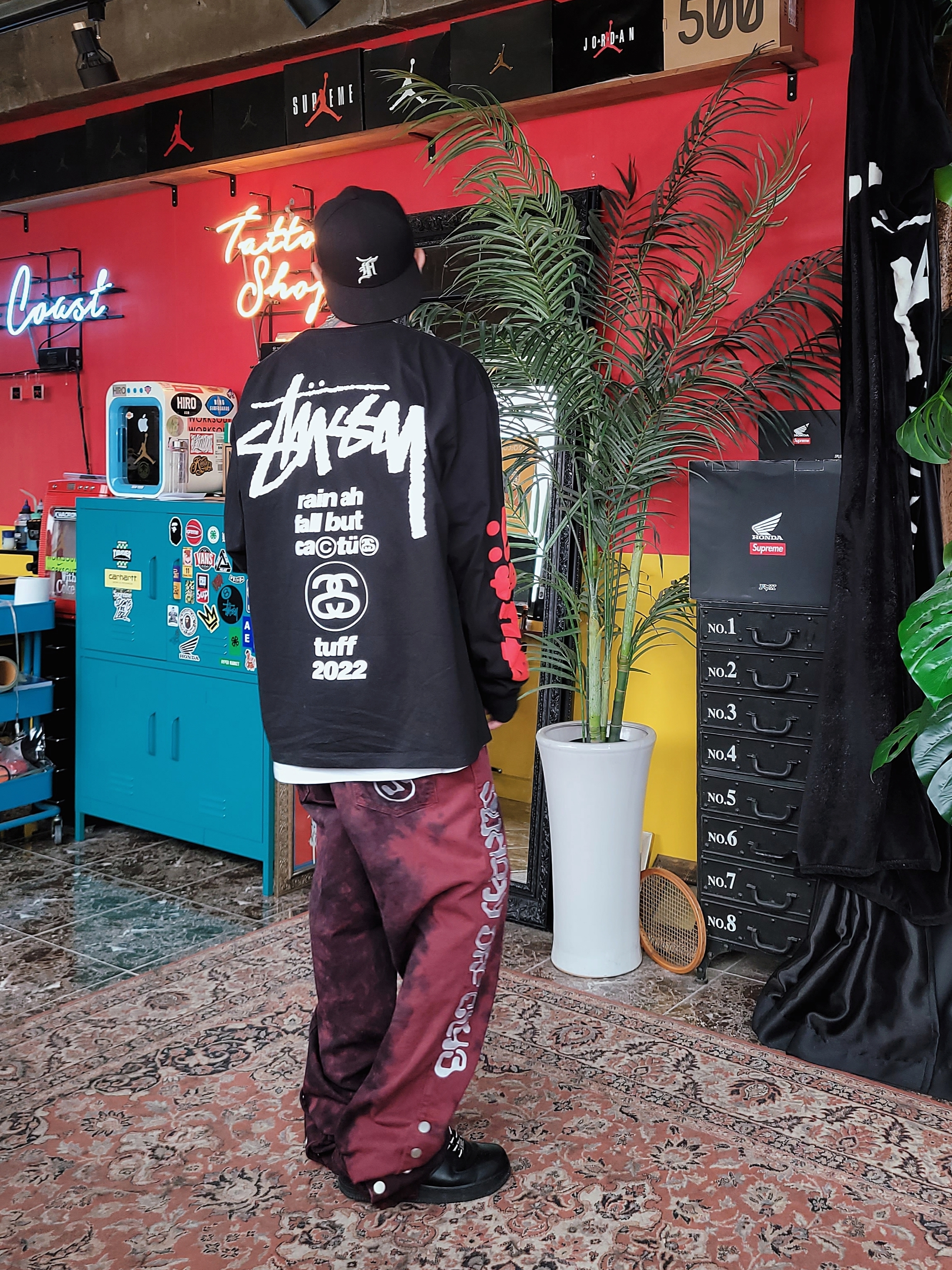 Stussy x Cactus Plant Flea Market Sport LS T-Shirt Black, Nike x Supreme Air Force 1 Low Black 착용 스타일
