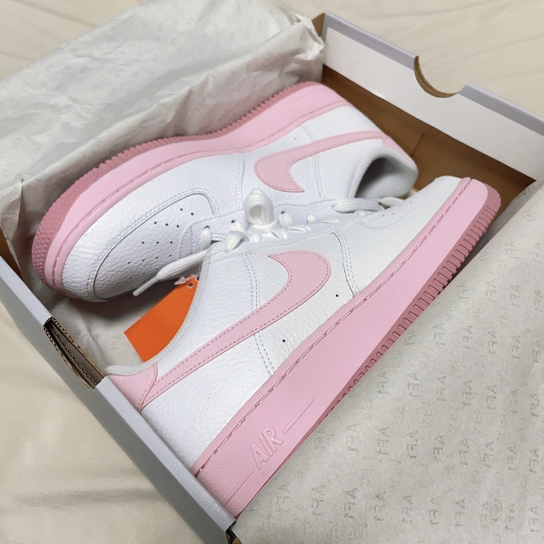 (GS) Nike Air Force 1 White Pink 착용 스타일