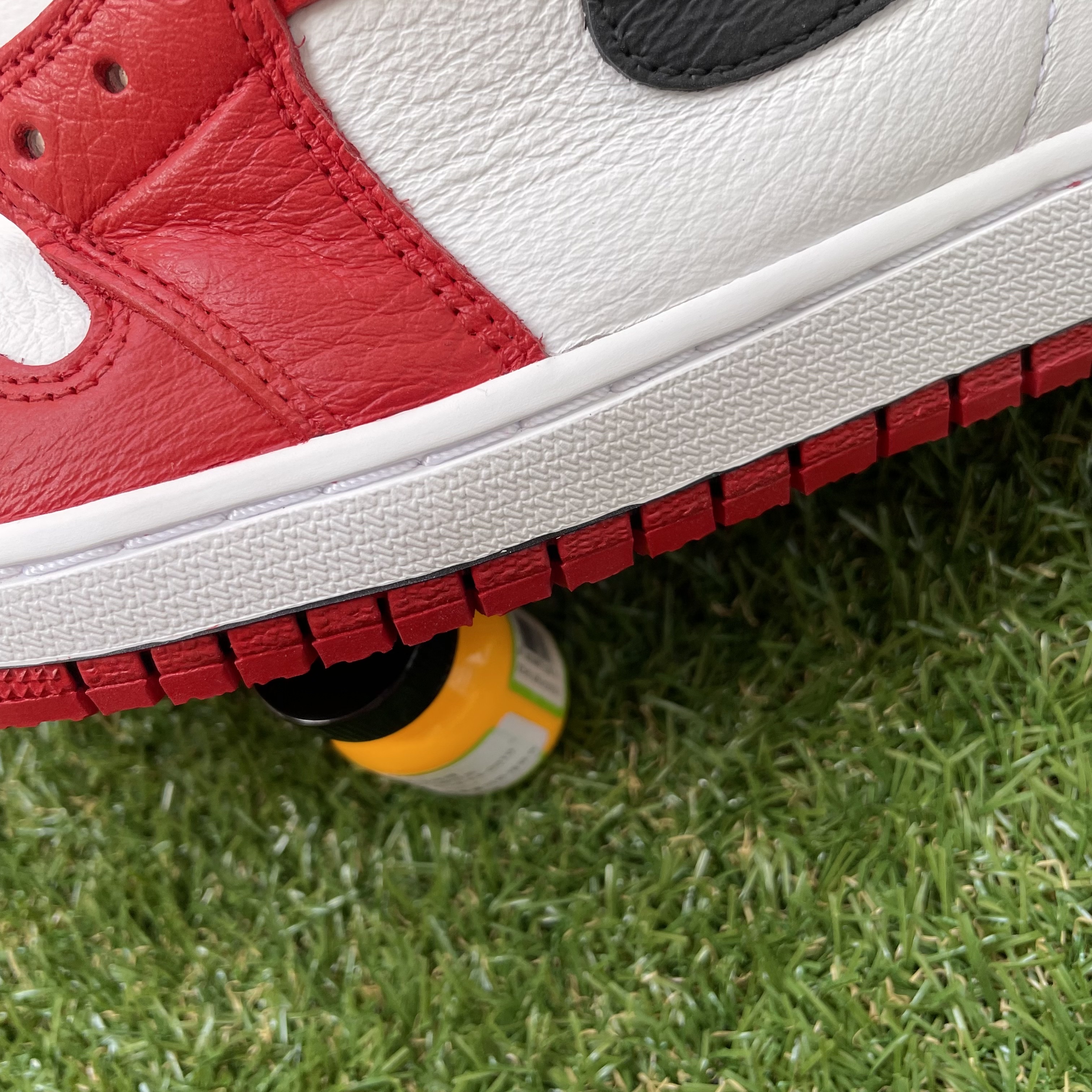 Jordan 1 Retro High OG Light Fusion Red 착용 스타일 - 4