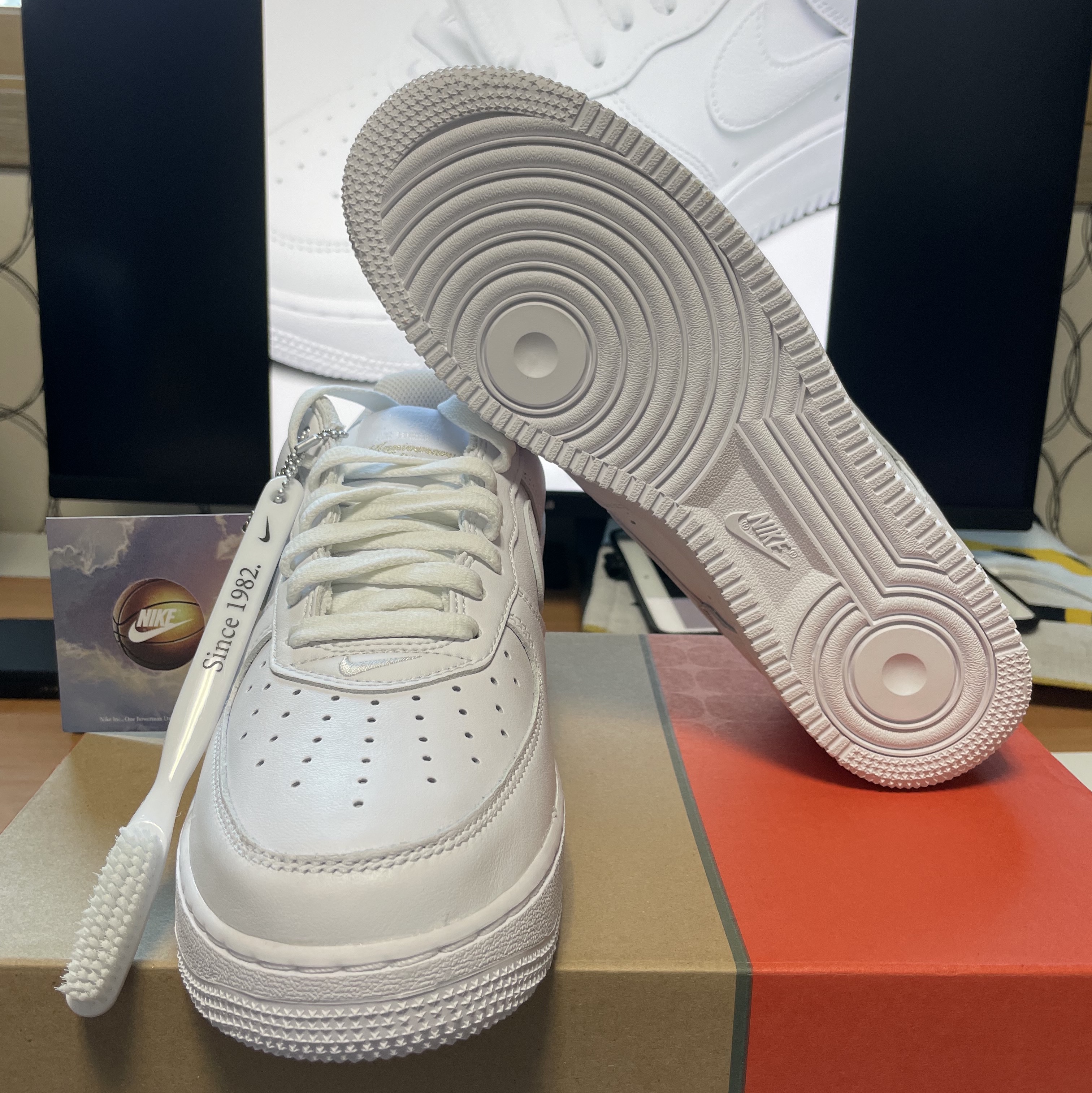 Nike Air Force 1 Low Retro Color of the Month White 착용 스타일 - 5