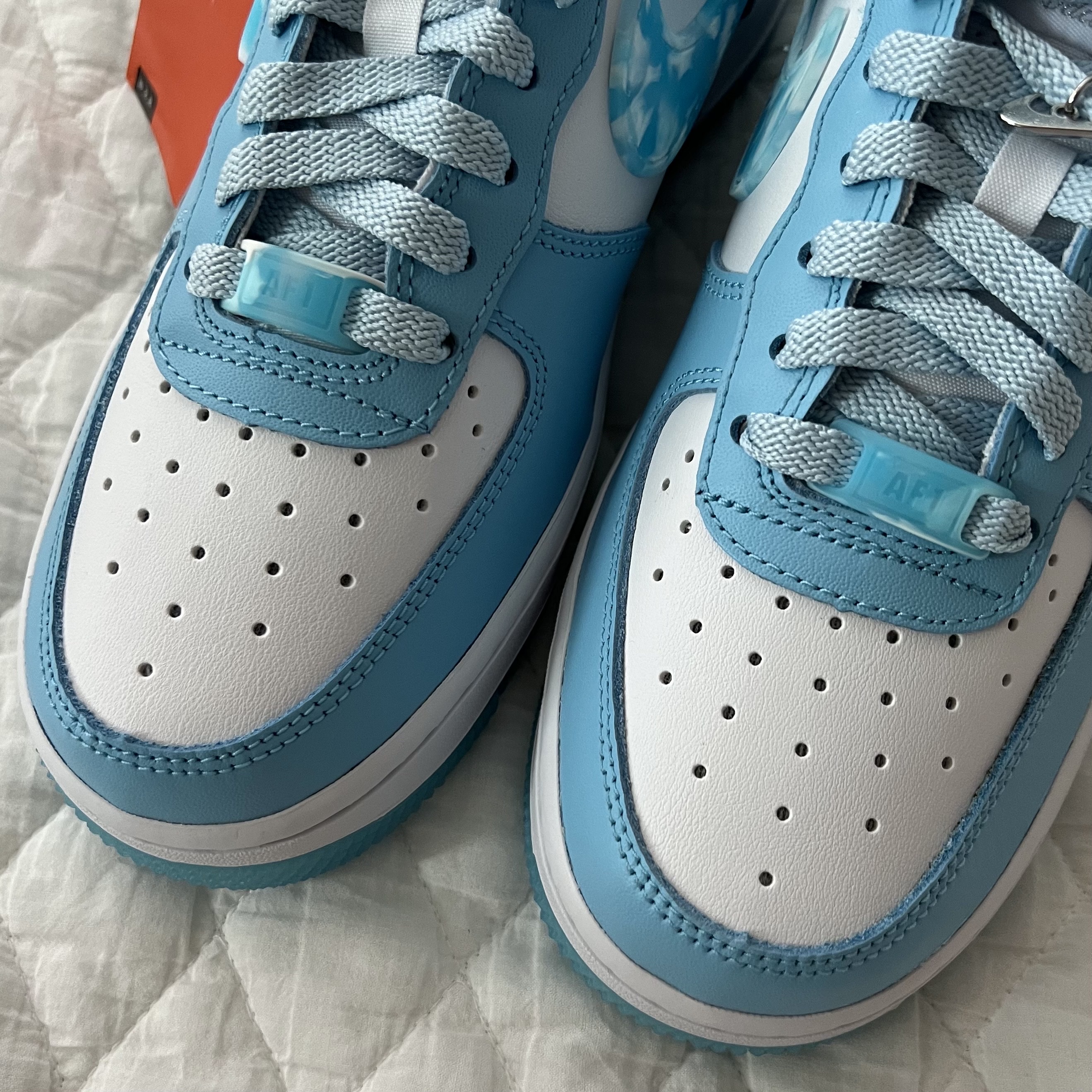 (W) Nike Air Force 1 '07 LX Celestine Blue 착용 스타일 - 2