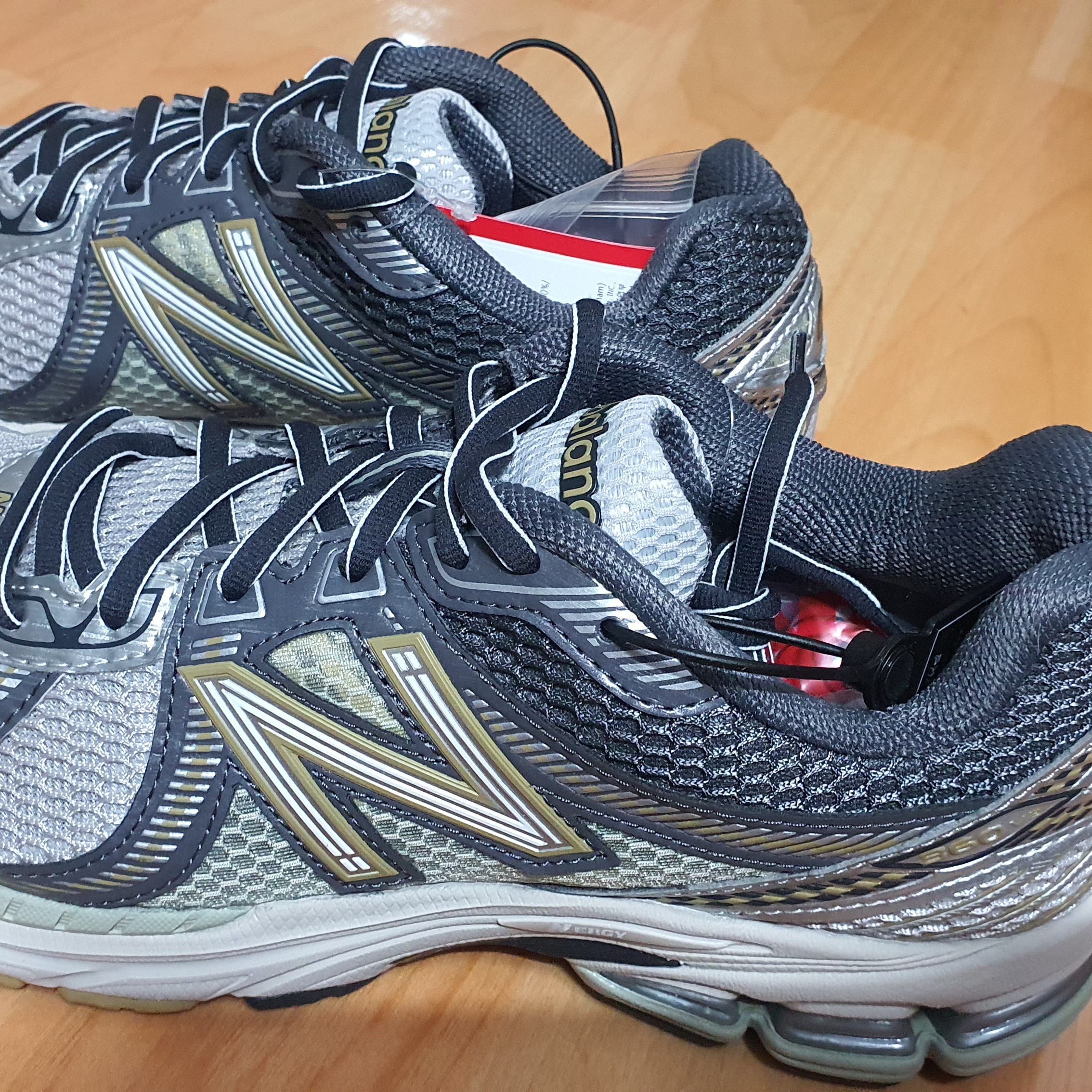 New Balance 860v2 Earth 착용 스타일 - 2
