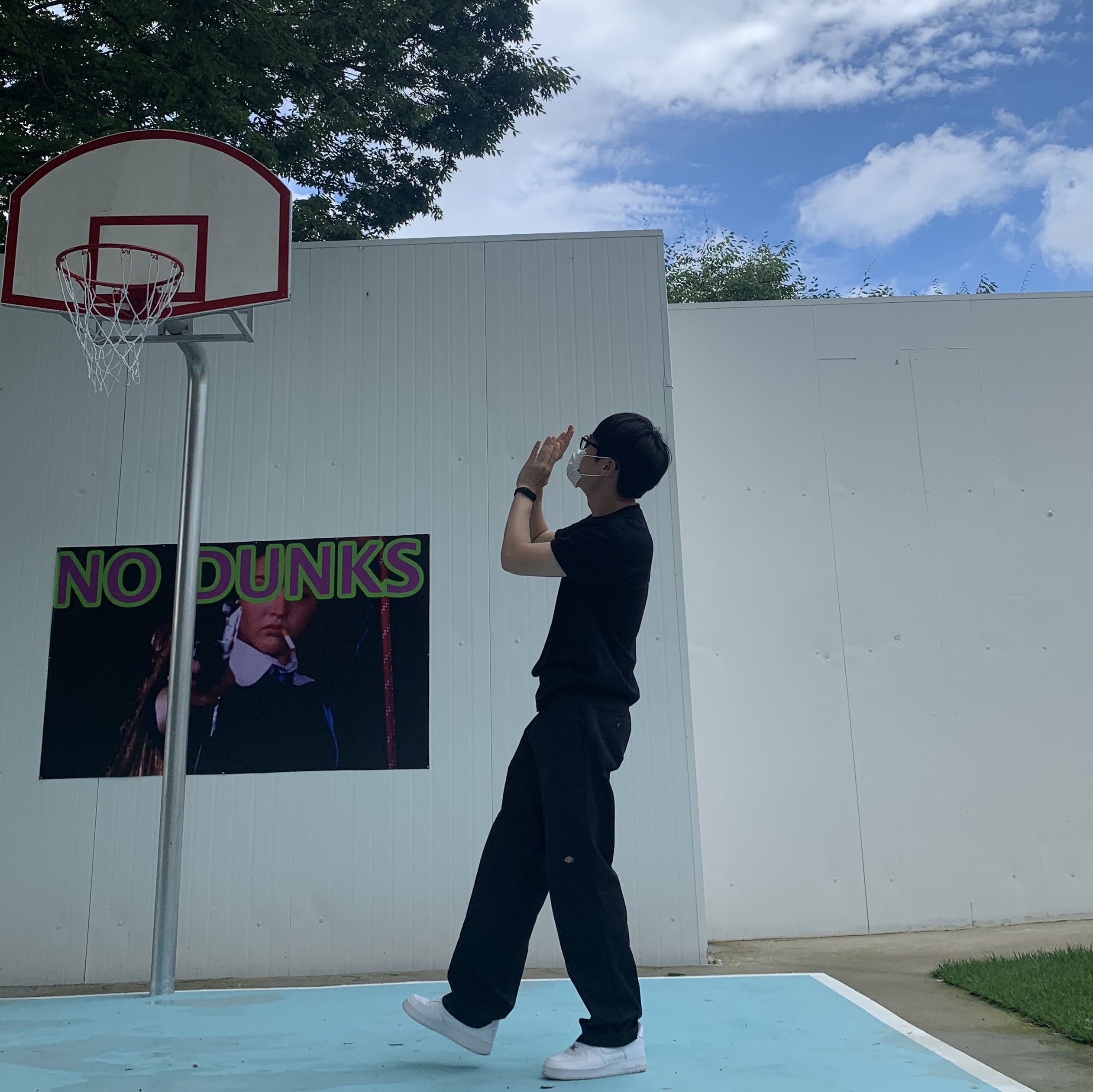 Souvenir Official x Joy Denalane T-Shirt, Nike Air Force 1 '07 Low White 착용 스타일 - 3
