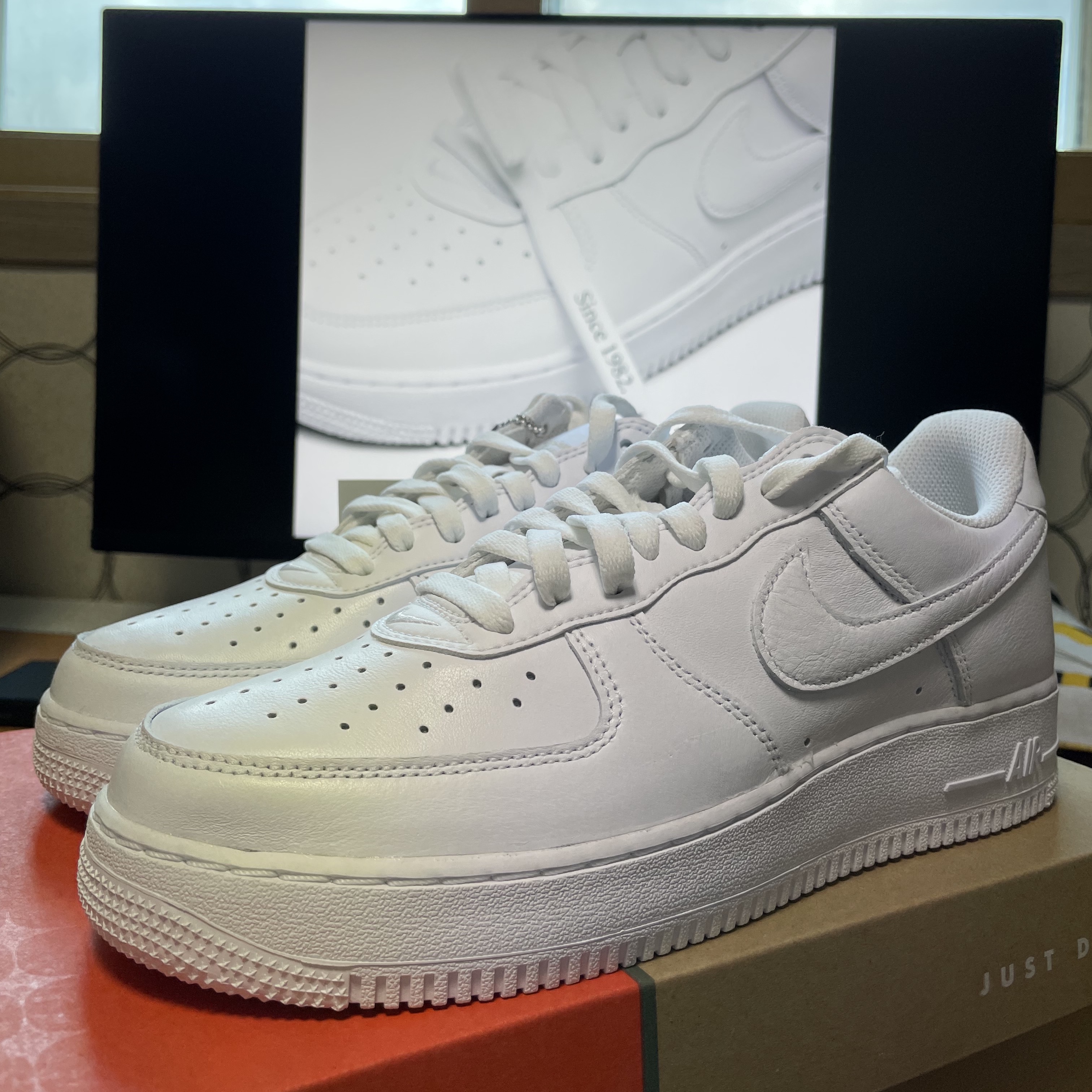 Nike Air Force 1 Low Retro Color of the Month White 착용 스타일 - 3
