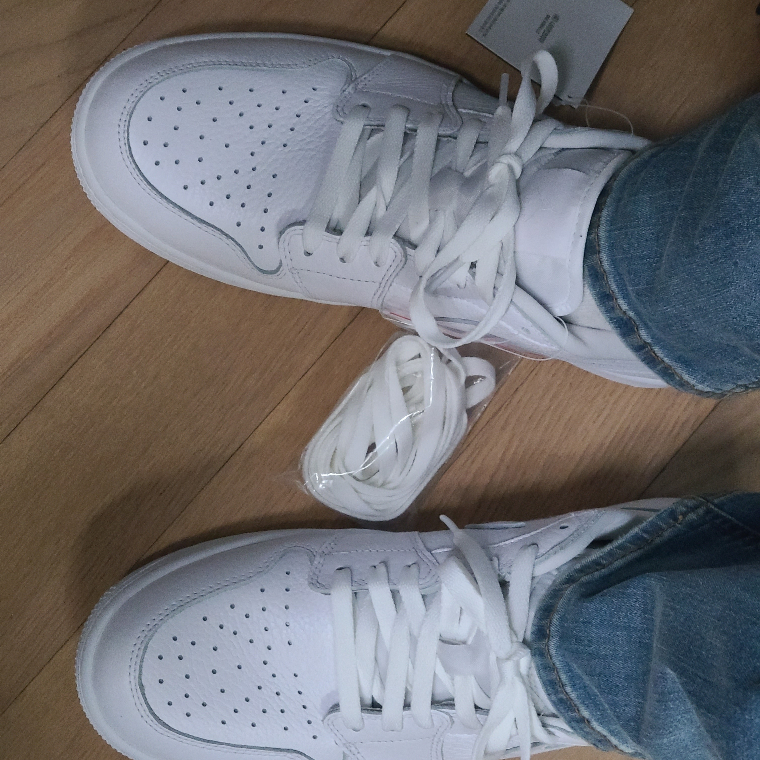 Jordan 1 Low Golf Triple White 착용 스타일