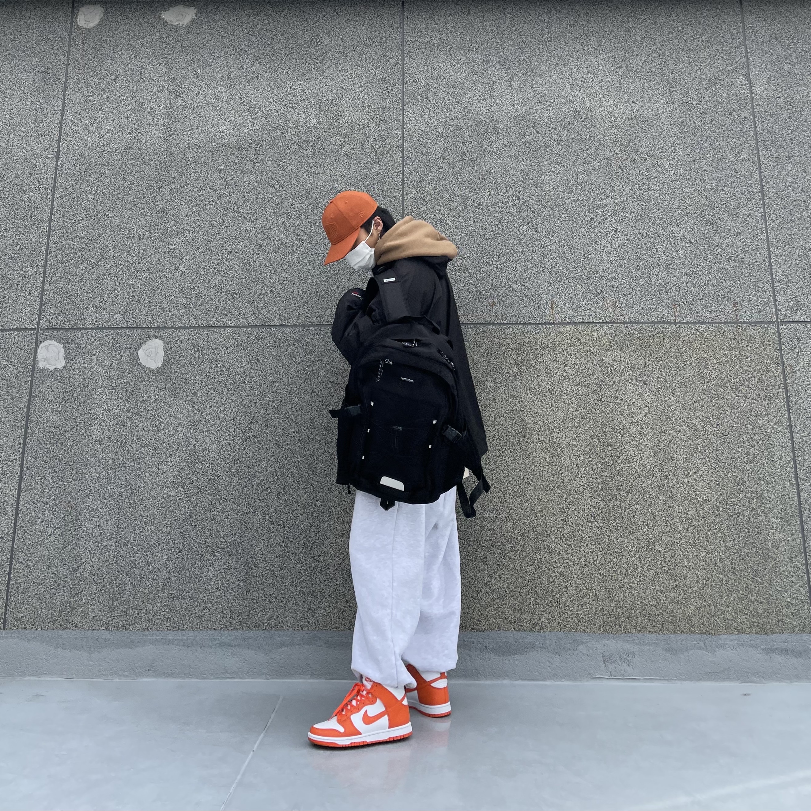 Nike Dunk High Retro Orange Blaze 착용 스타일 - 1