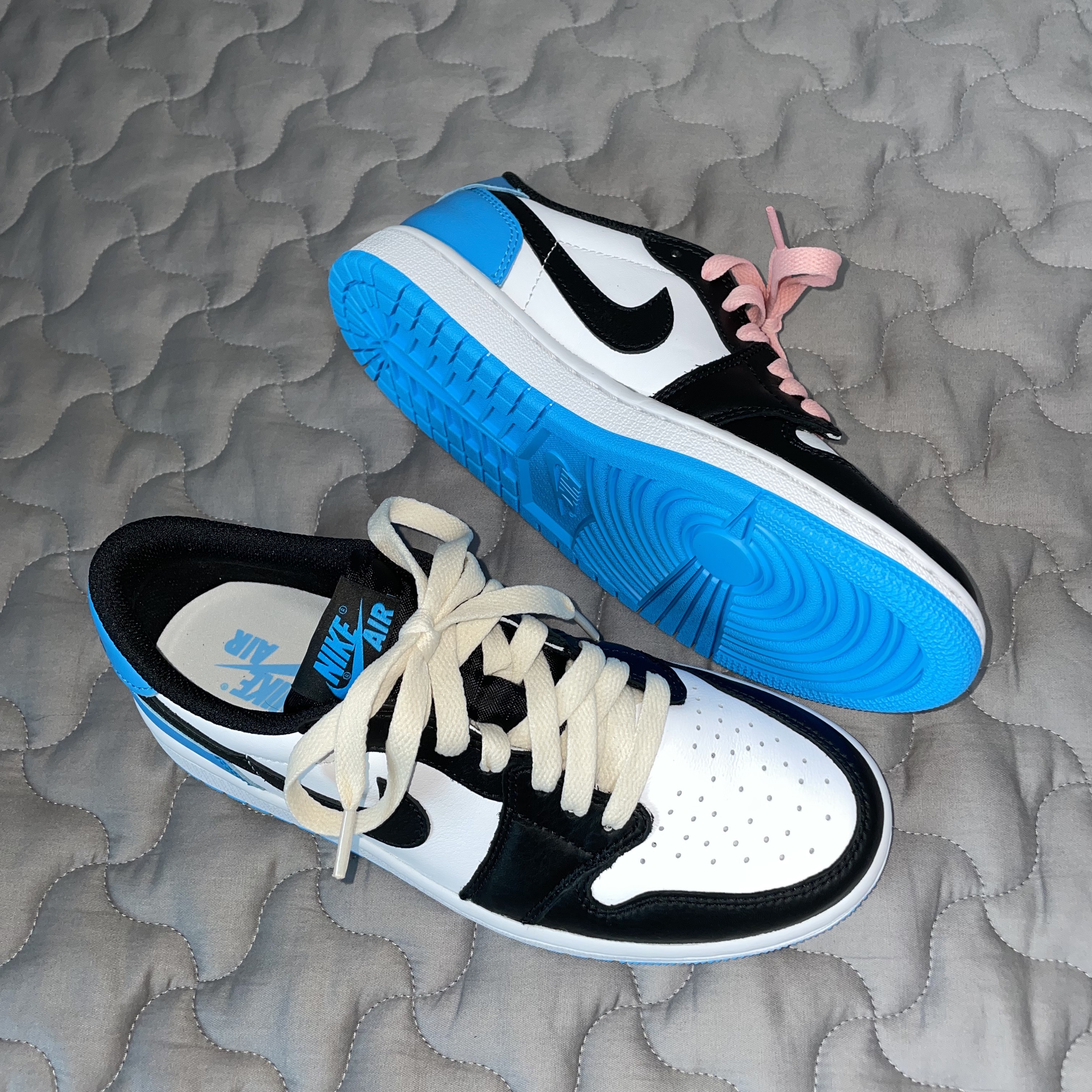 (W) Jordan 1 Retro Low OG Black and Dark Powder Blue, Jordan 1 Retro Low OG Black and Dark Powder Blue 착용 스타일 - 3