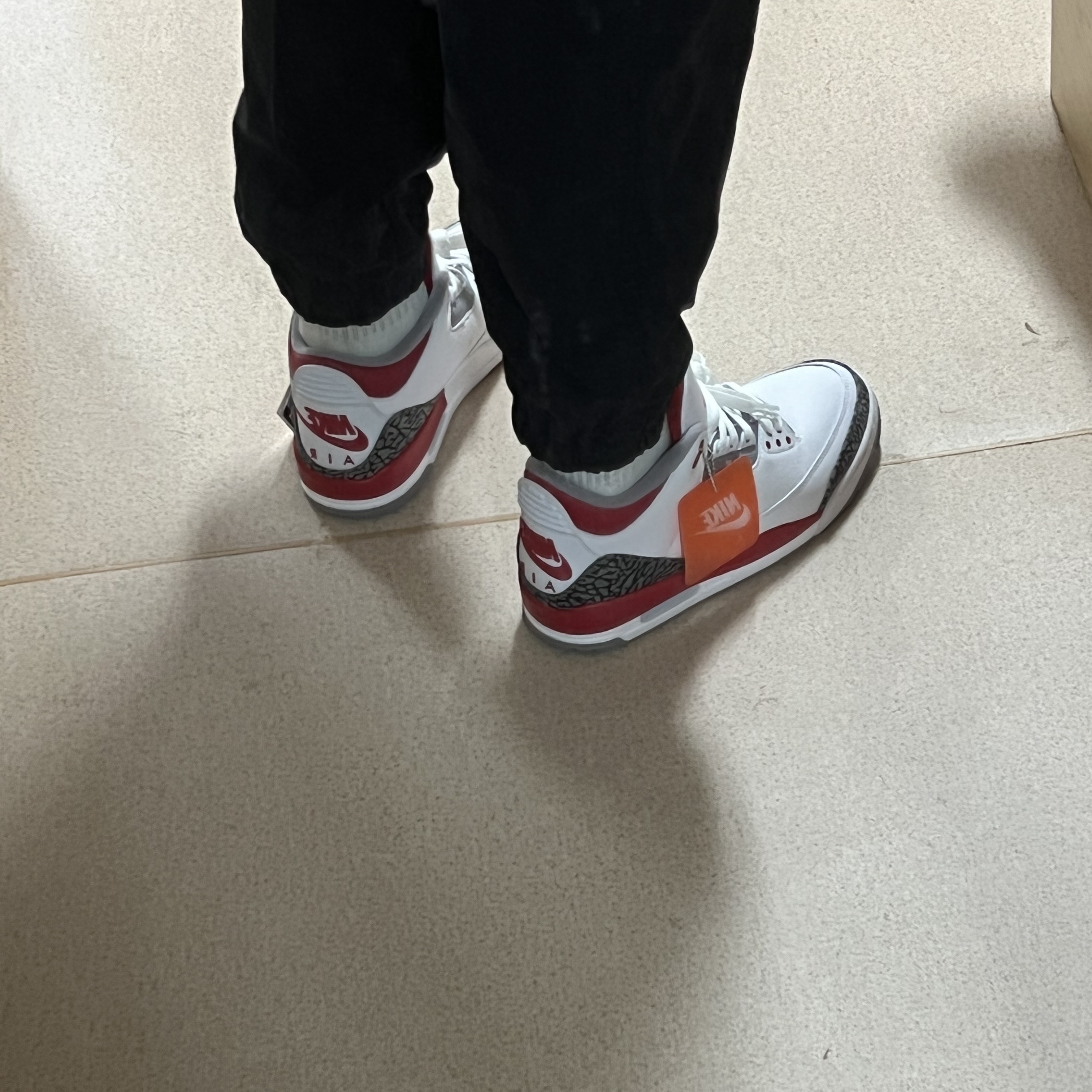 Jordan 3 Retro Fire Red 2022, Jordan 3 Retro Racer Blue 착용 스타일 - 1