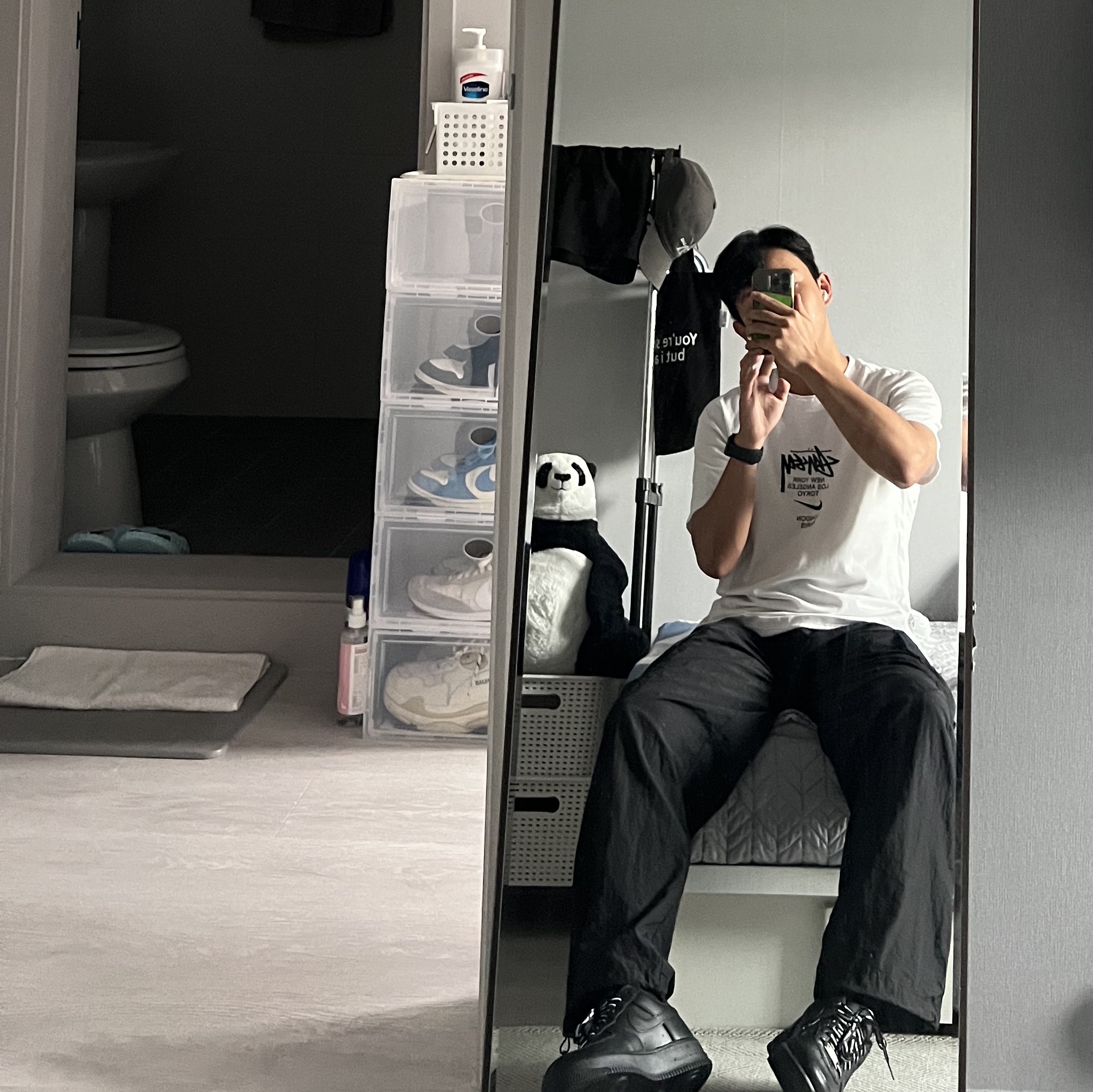 Nike x Supreme Air Force 1 Low Black, Balenciaga Triple S Clear Sole White 2019 착용 스타일