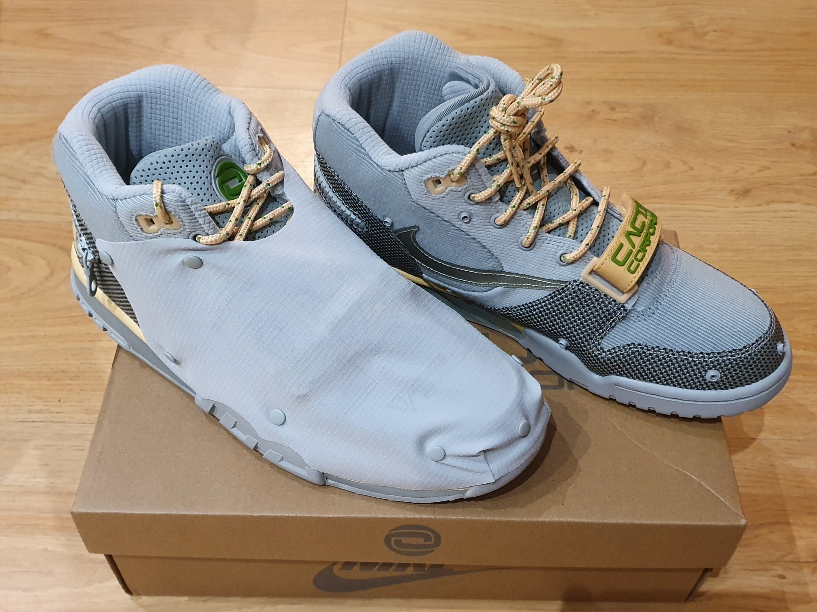 Nike x Travis Scott Nike Air Trainer 1 Grey Haze and Dusty Sage 착용 스타일 - 1