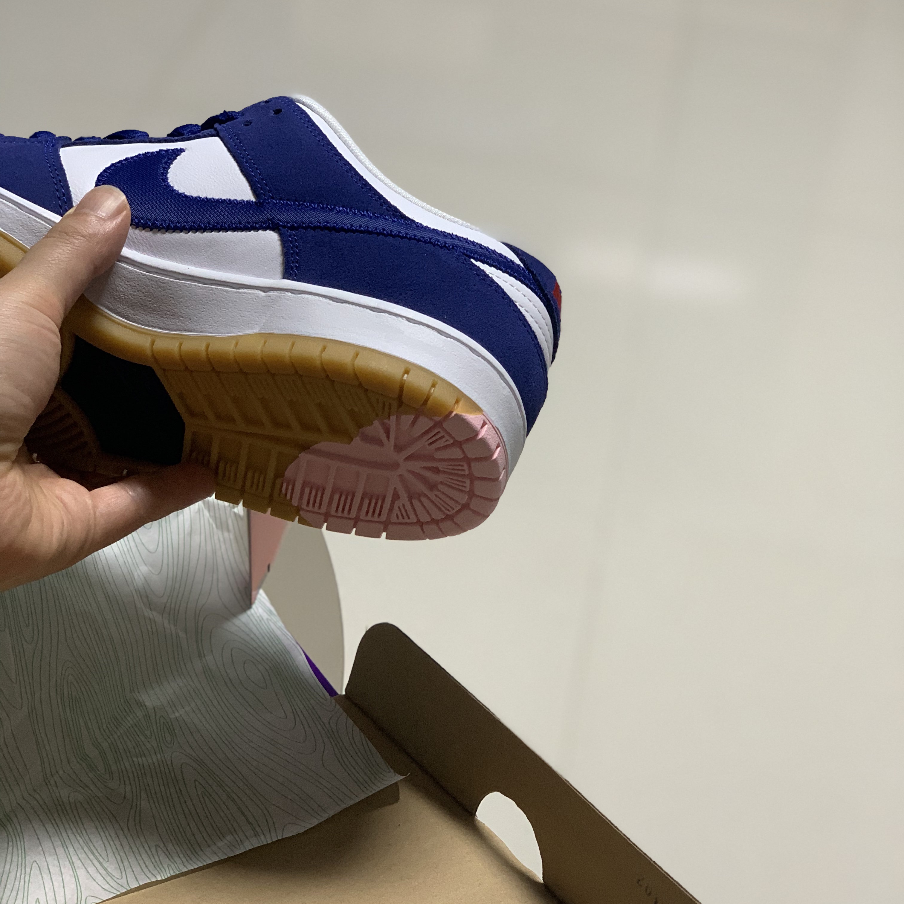 Nike SB Dunk Low Pro Premium Deep Royal Blue 착용 스타일 - 3