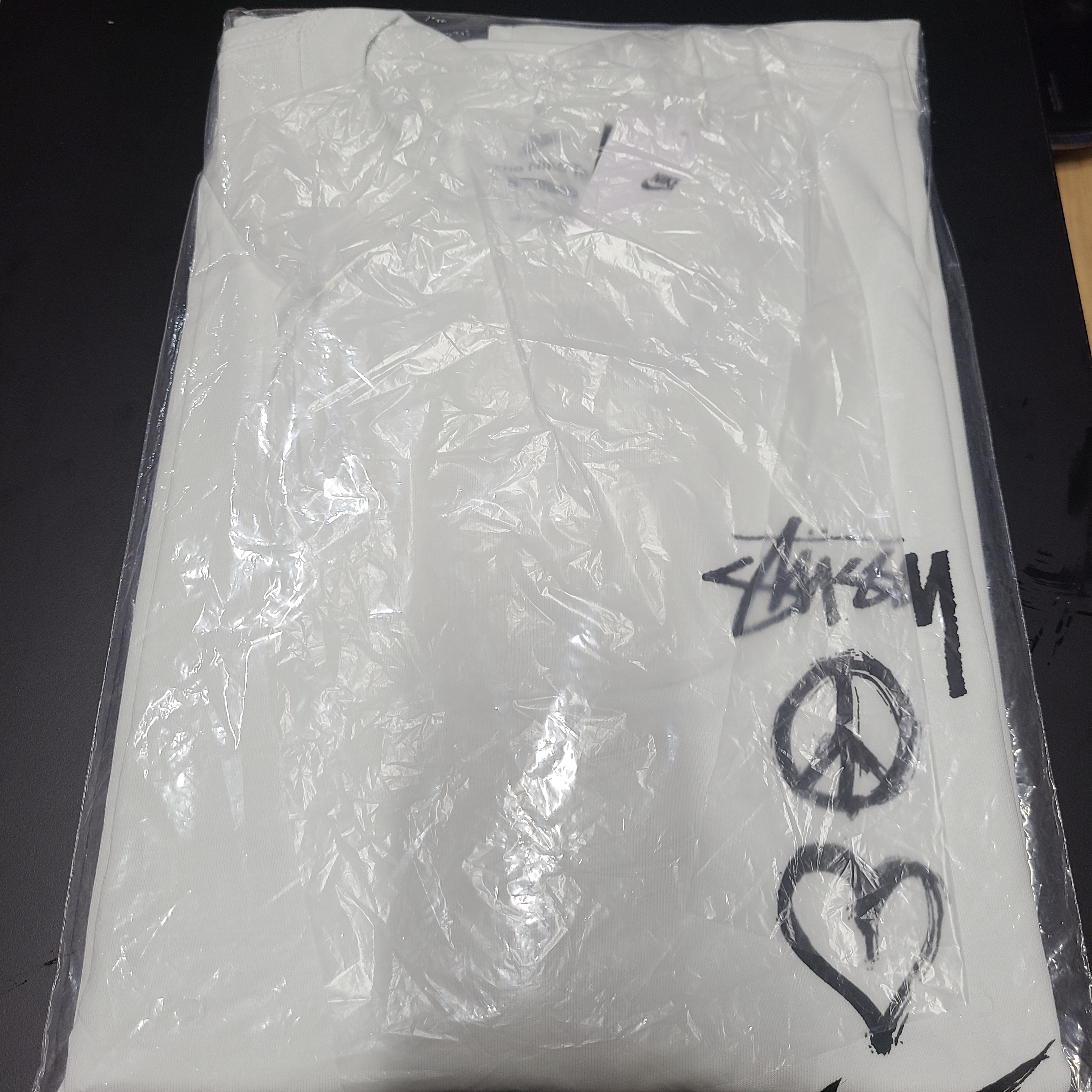 Nike x Stussy NRG RA T-Shirt Summit White (DM4942-121) 착용 스타일 - 1