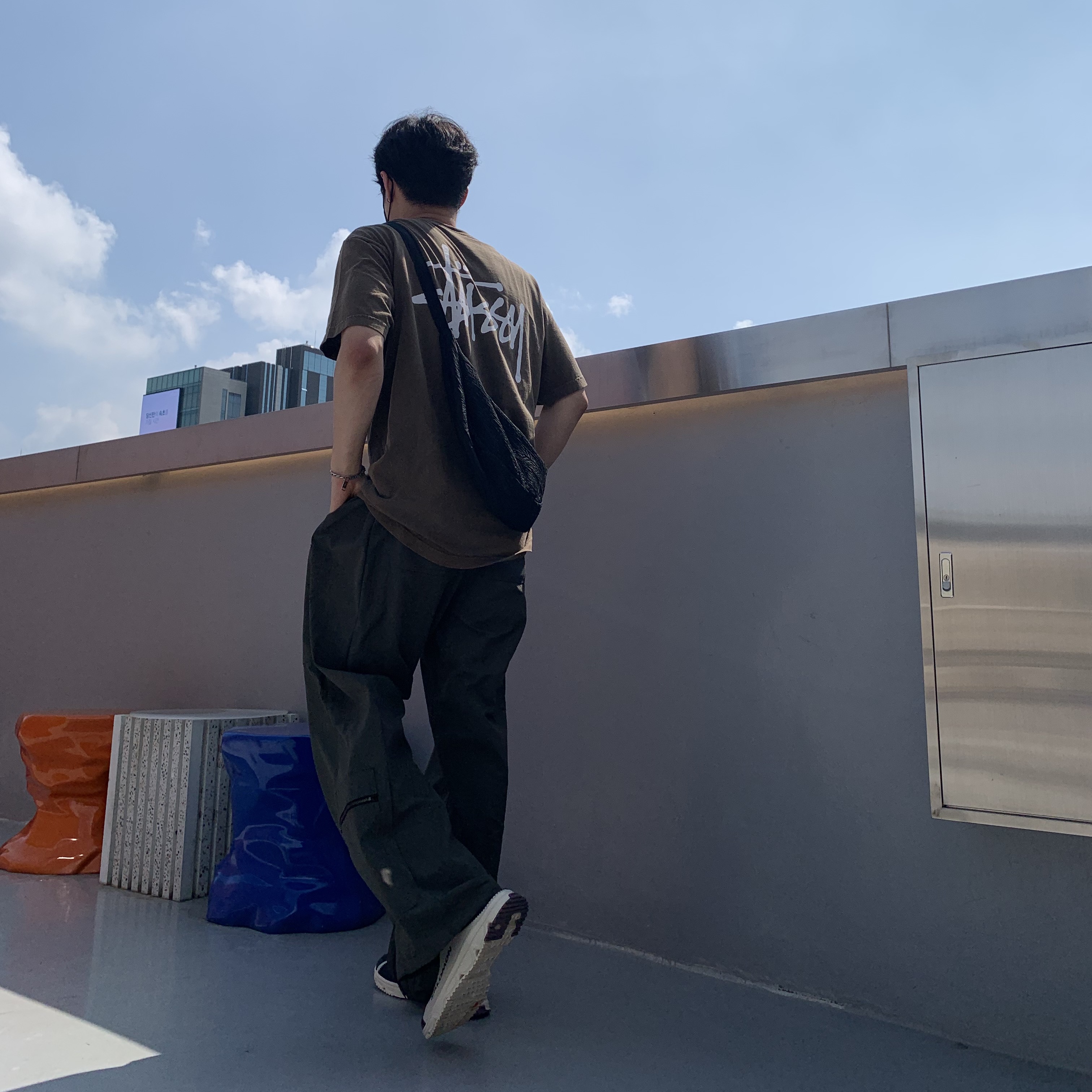 Stussy Basic Stussy Pigment Dyed T-Shirt Coffee 2022, Salomon RX Slide 3.0 Bleached Sand 착용 스타일