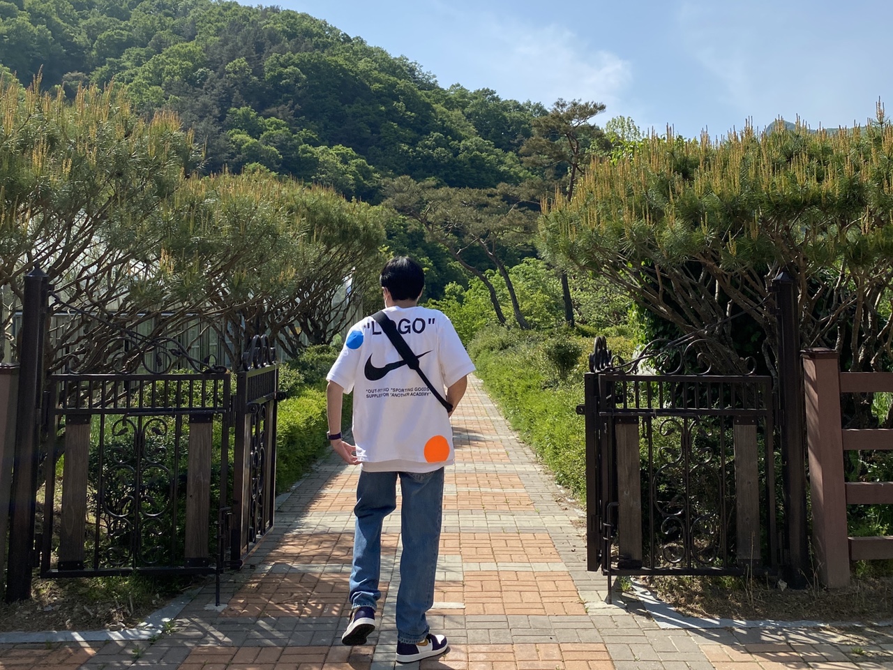 Nike x Off-White Mercurial NRG X T-Shirt White, Jordan 1 Retro High OG Defiant SB LA to Chicago 착용 스타일 - 4