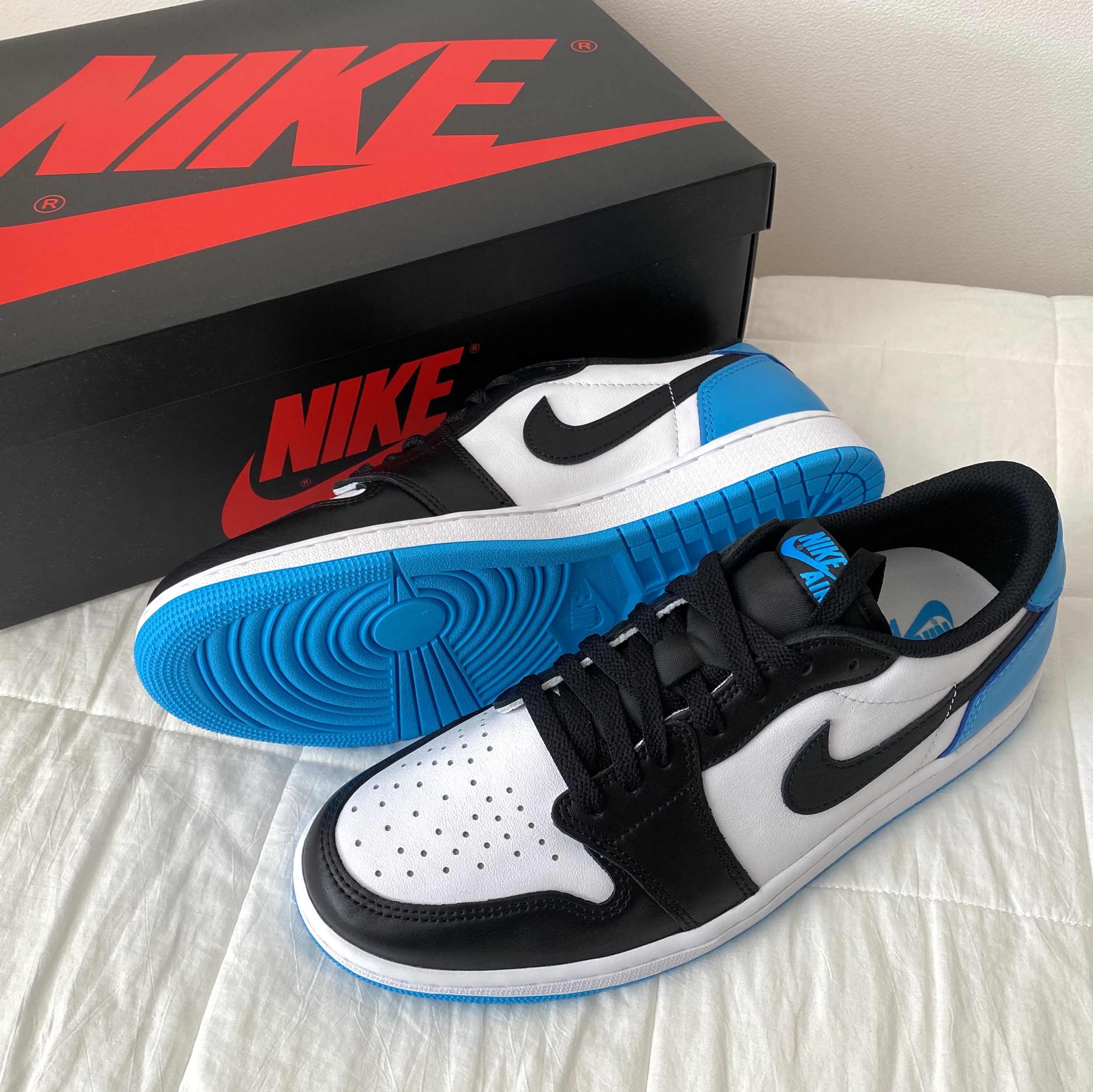 Jordan 1 Retro Low OG Black and Dark Powder Blue, (W) Jordan 1 Retro Low OG Black and Dark Powder Blue 착용 스타일