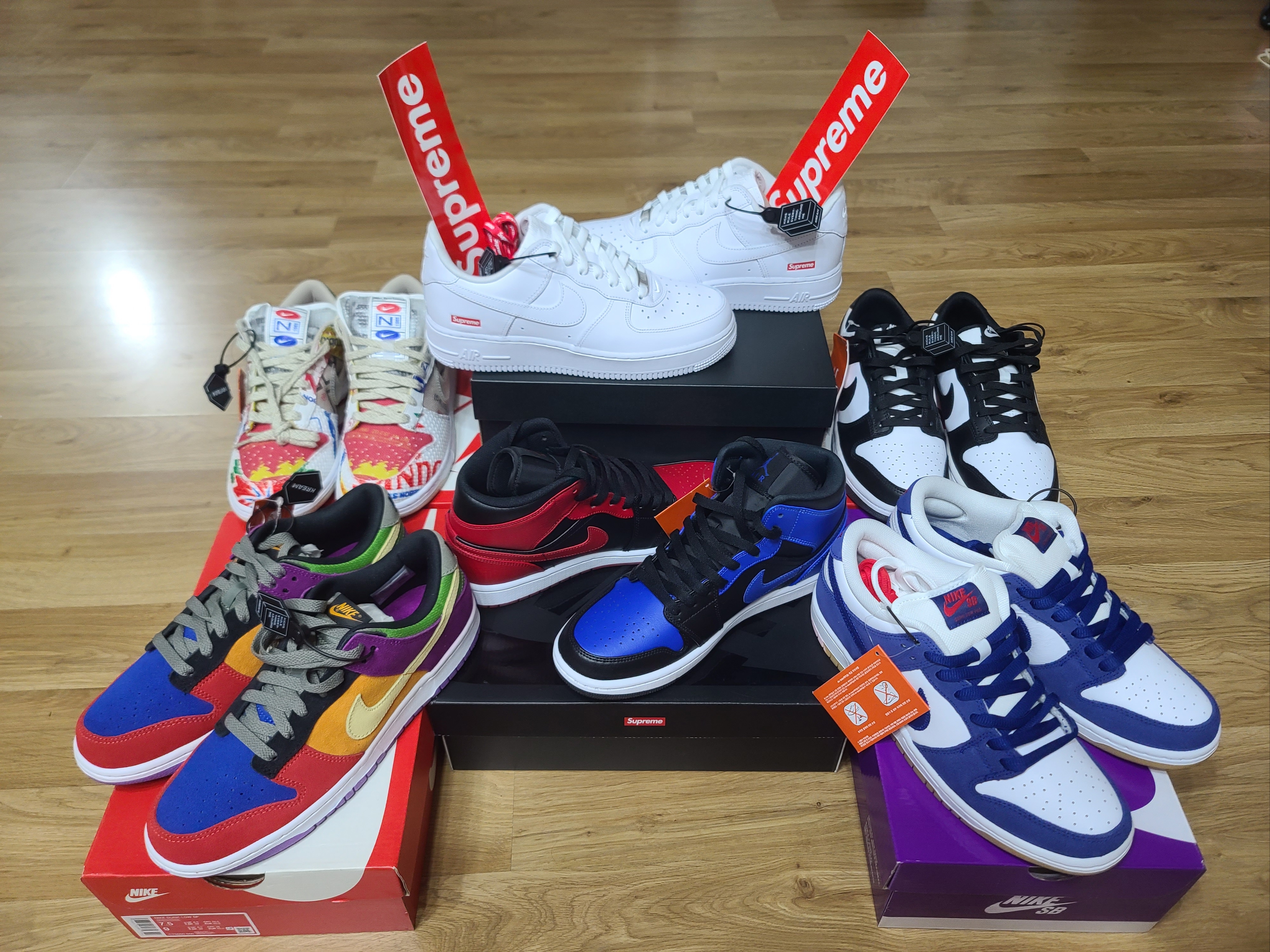 Nike x Supreme Air Force 1 Low White, Nike Dunk Low SP City Market 착용 스타일