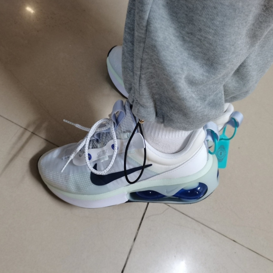 (W) Nike Air Max 2021 Obsidian Ghost 착용 스타일 - 1