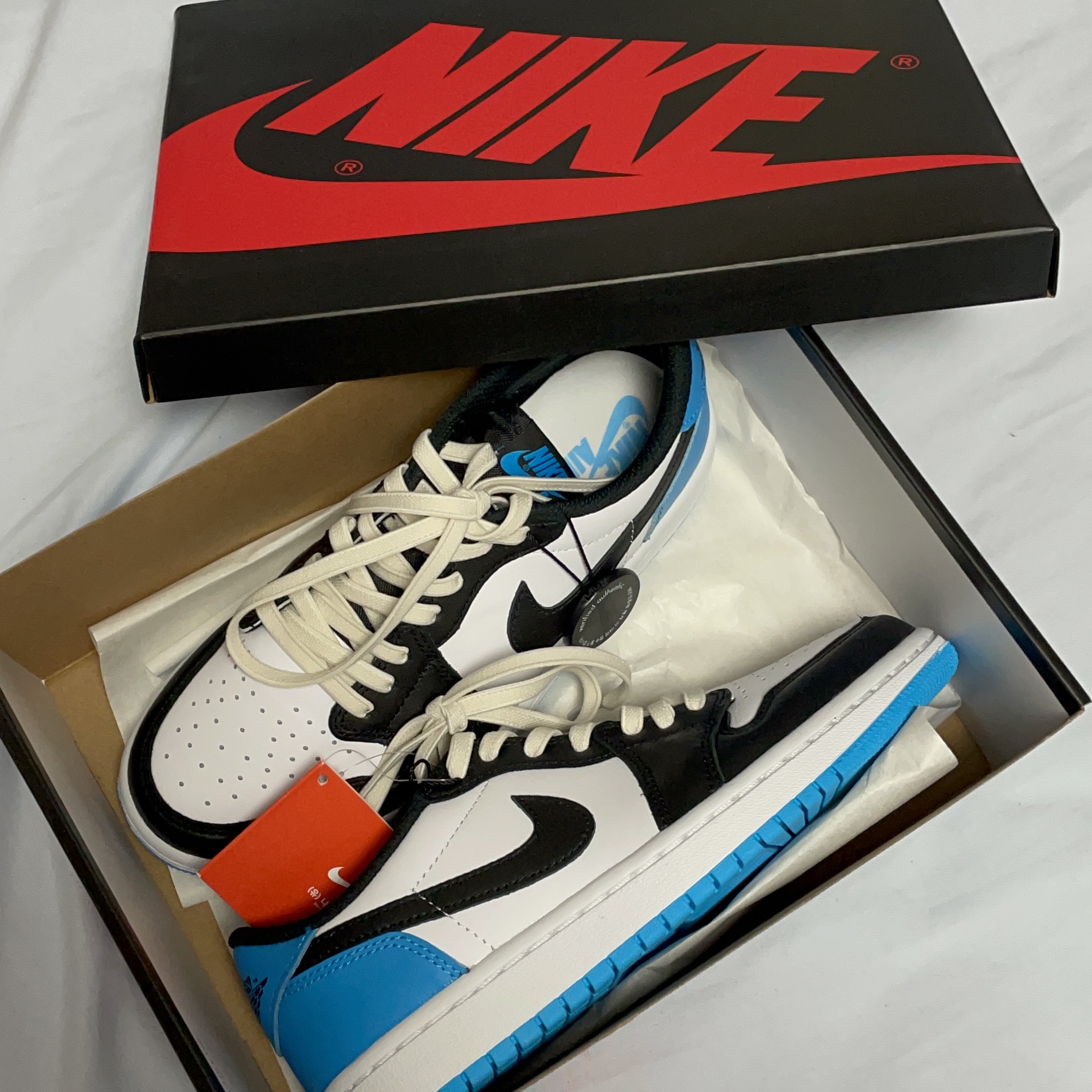 (W) Jordan 1 Retro Low OG Black and Dark Powder Blue, Jordan 1 Retro Low OG Black and Dark Powder Blue 착용 스타일