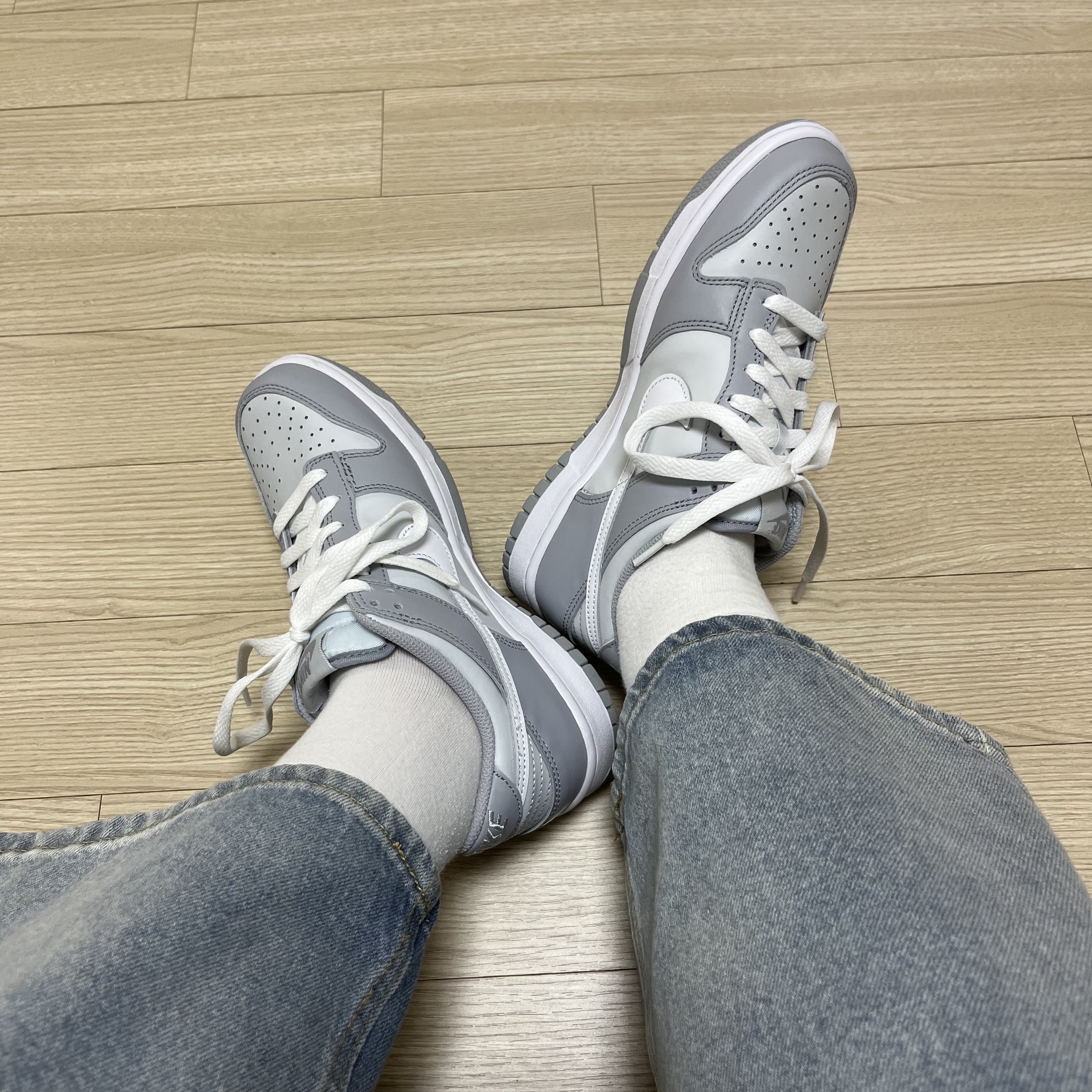 (GS) Nike Dunk Low Wolf Grey 착용 스타일 - 1