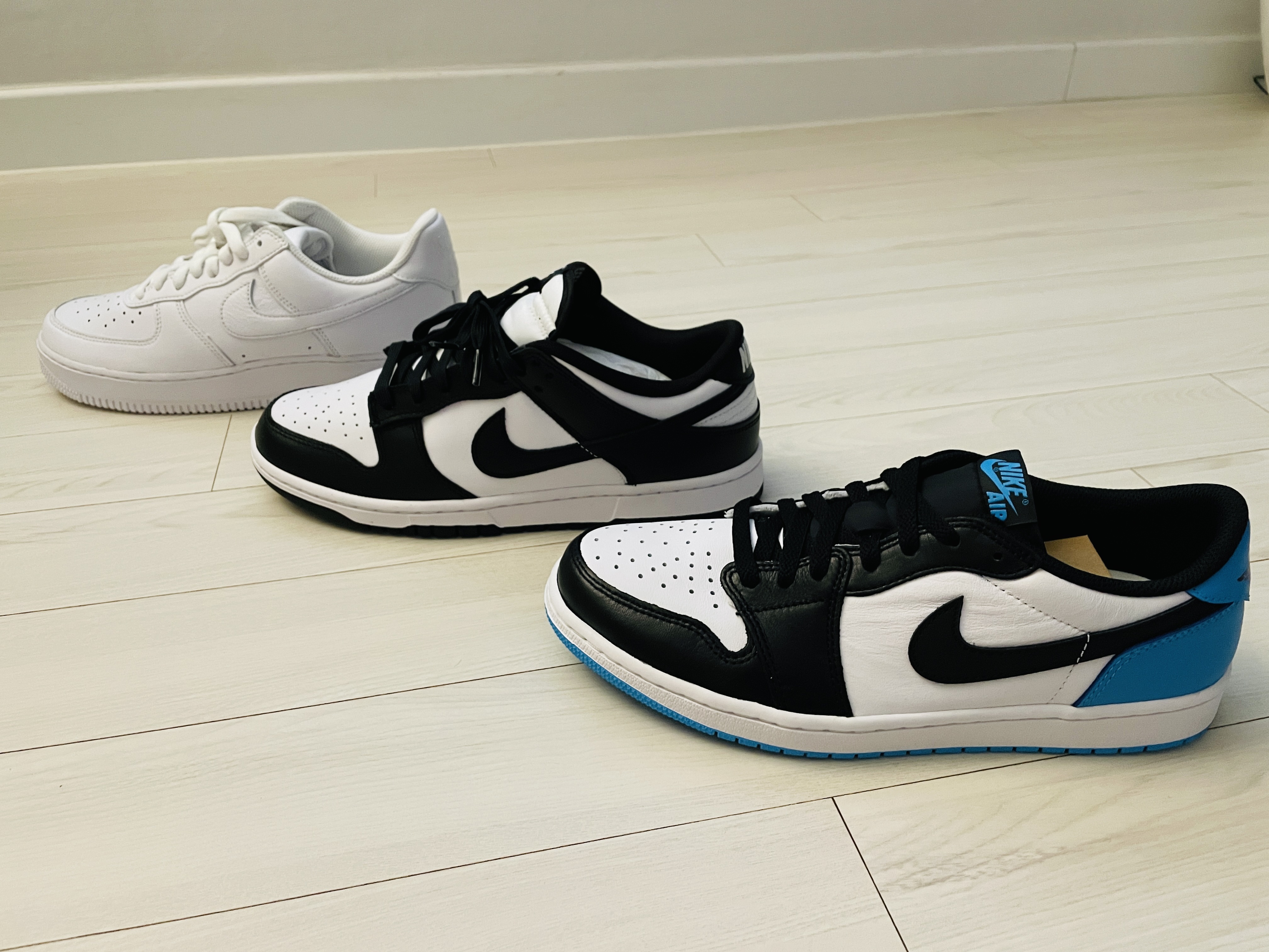 Jordan 1 Retro Low OG Black and Dark Powder Blue, Nike Dunk Low Retro Black 착용 스타일