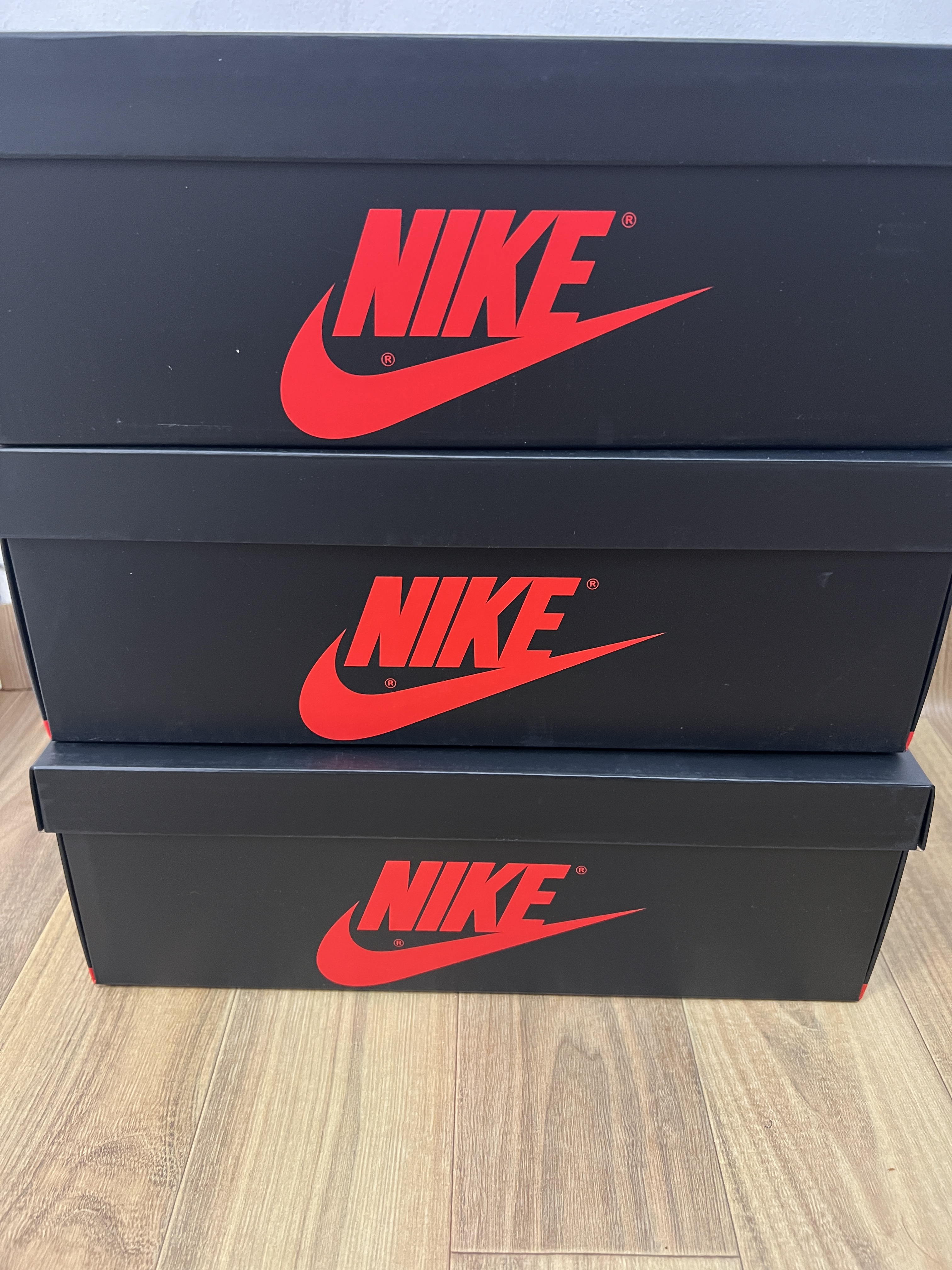 Jordan 1 Retro Low OG Black and Dark Powder Blue 착용 스타일 - 2